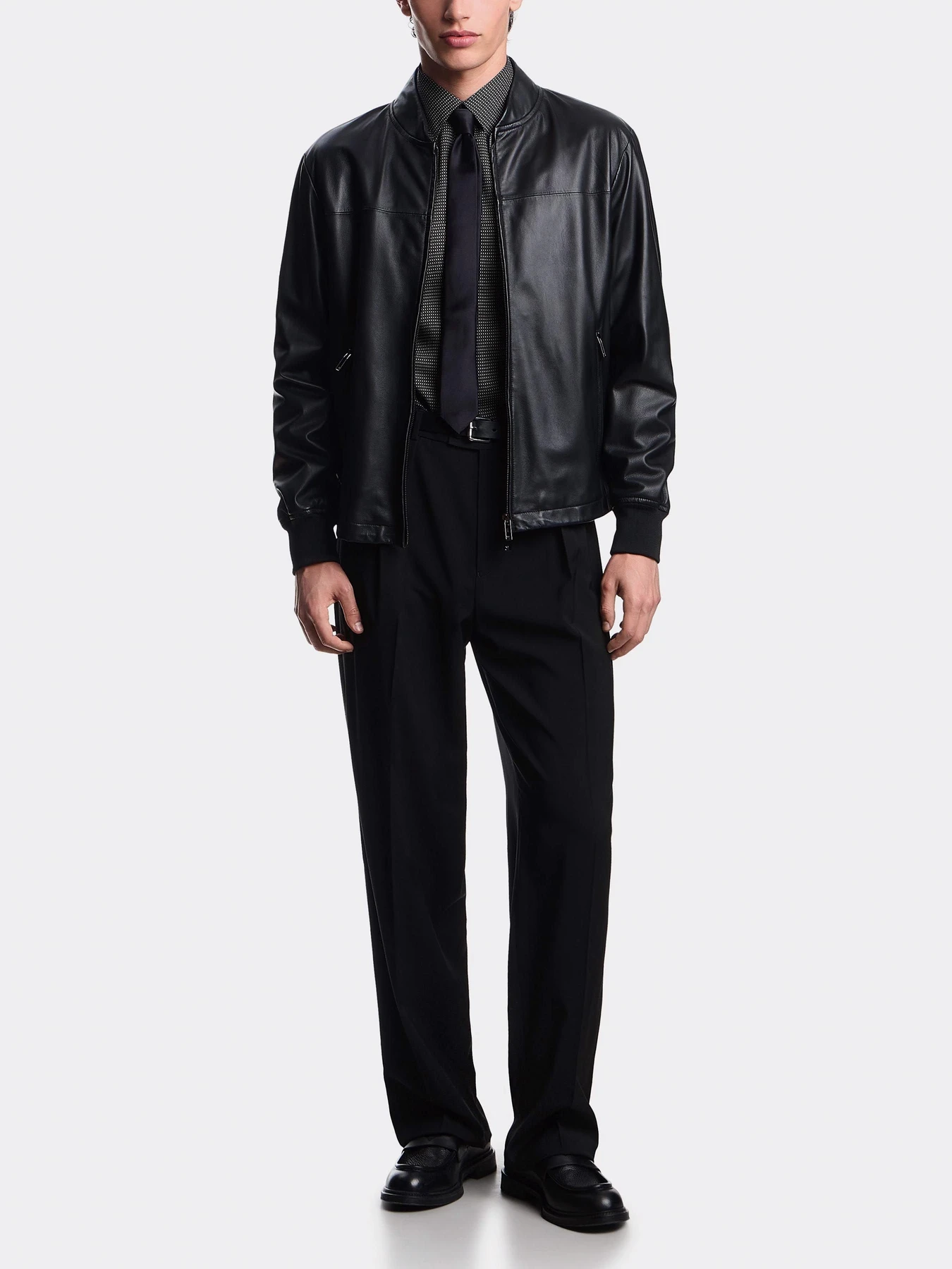 Куртки и дубленки Emporio Armani модель EM003536-AF19275-UC001 Куртки и дубленки Emporio Armani модель EM003536-AF19275-UC001 Фото