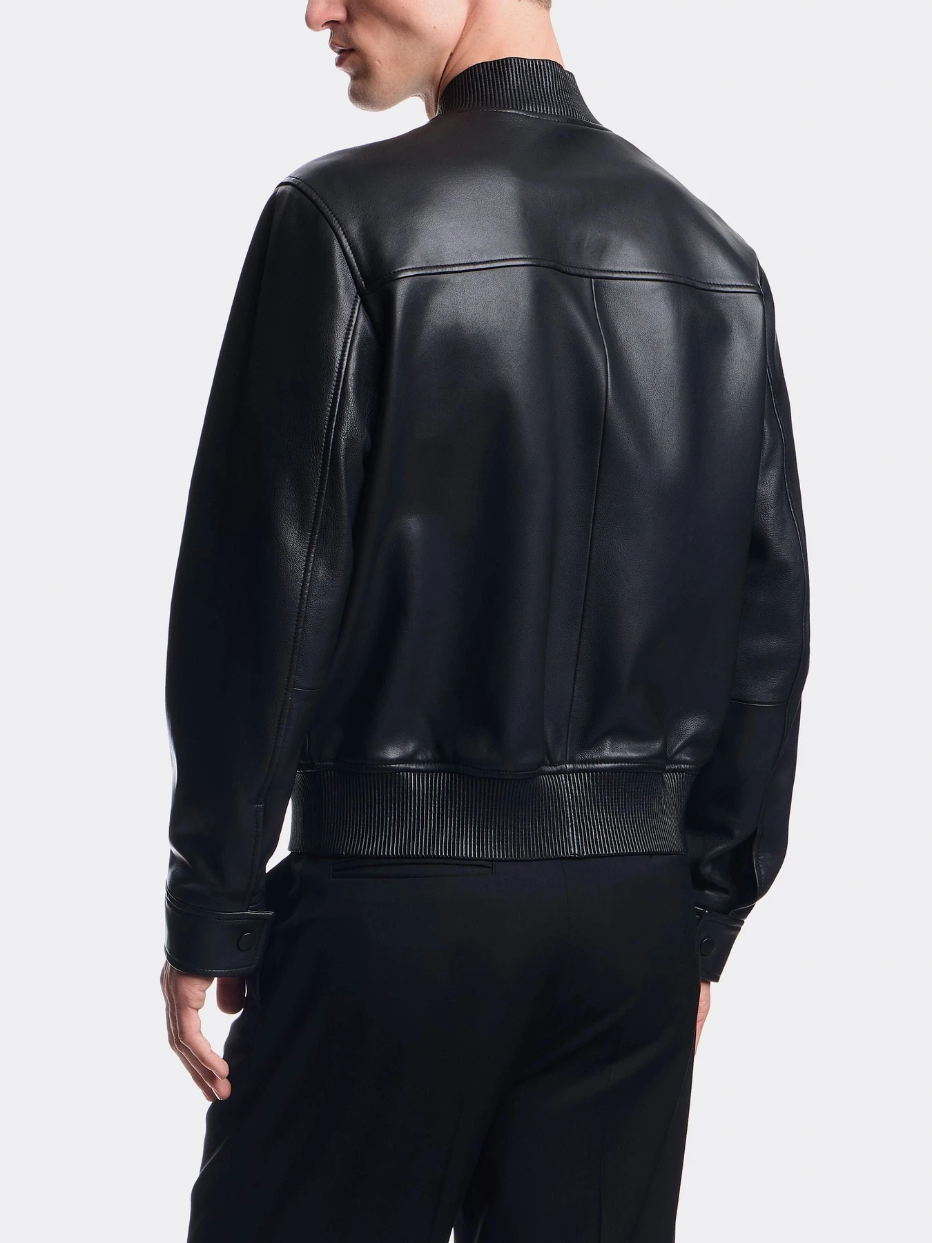 Куртки и дубленки Emporio Armani модель EM003538-AF19283-UC001 Куртки и дубленки Emporio Armani модель EM003538-AF19283-UC001 Фото