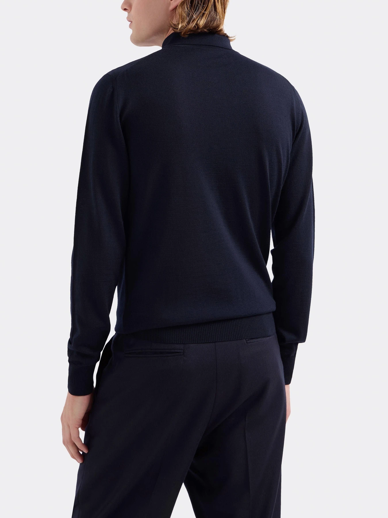Свитры и кардиганы Emporio Armani модель 8N1F43-1M67Z-0922 Свитры и кардиганы Emporio Armani модель 8N1F43-1M67Z-0922 Фото