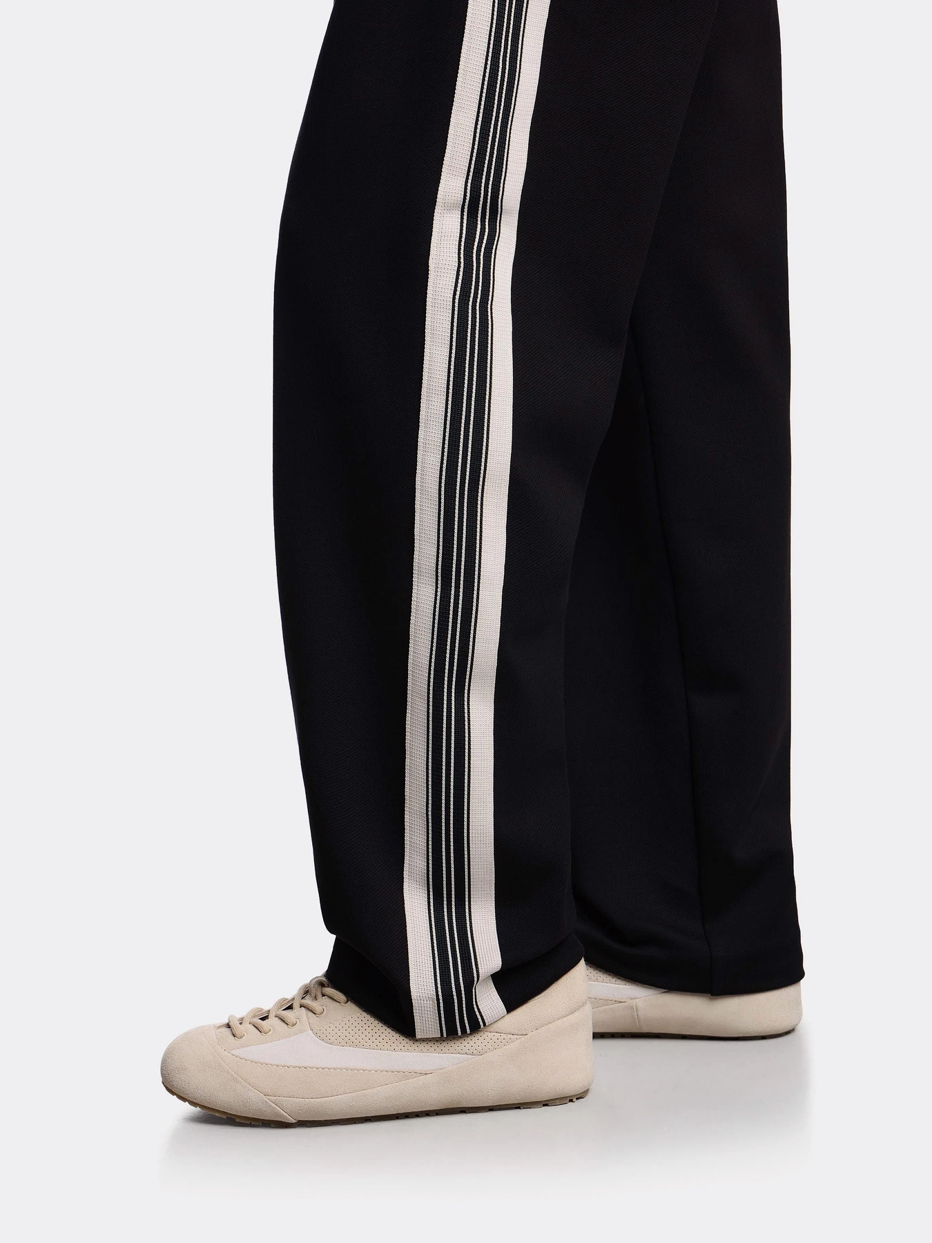 Штани Emporio Armani модель EM002873-AF13488-UC001 Штани Emporio Armani модель EM002873-AF13488-UC001 Фото