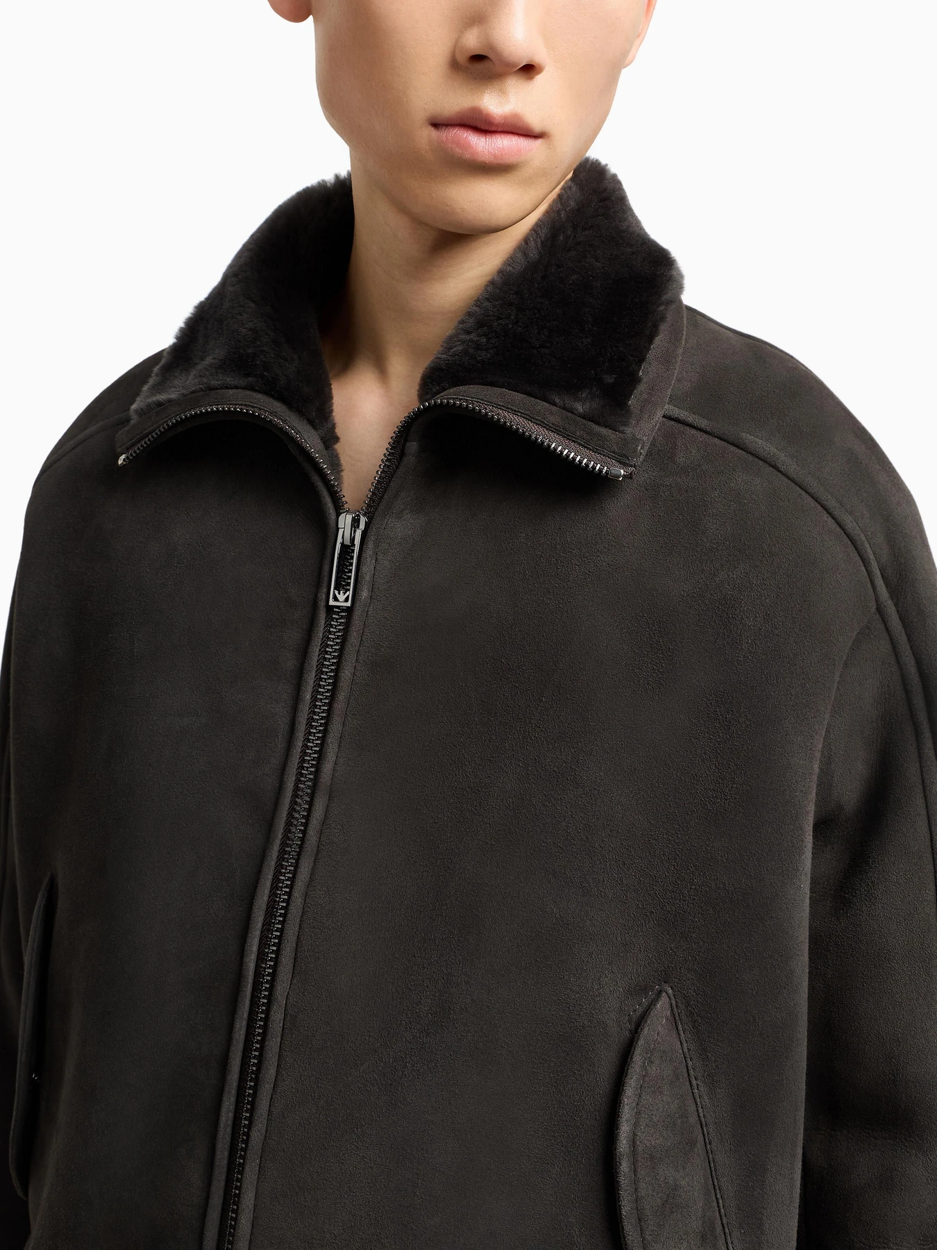 Куртки та дублянки Emporio Armani модель EM002339-AF10408-U6189 Куртки та дублянки Emporio Armani модель EM002339-AF10408-U6189 Фото