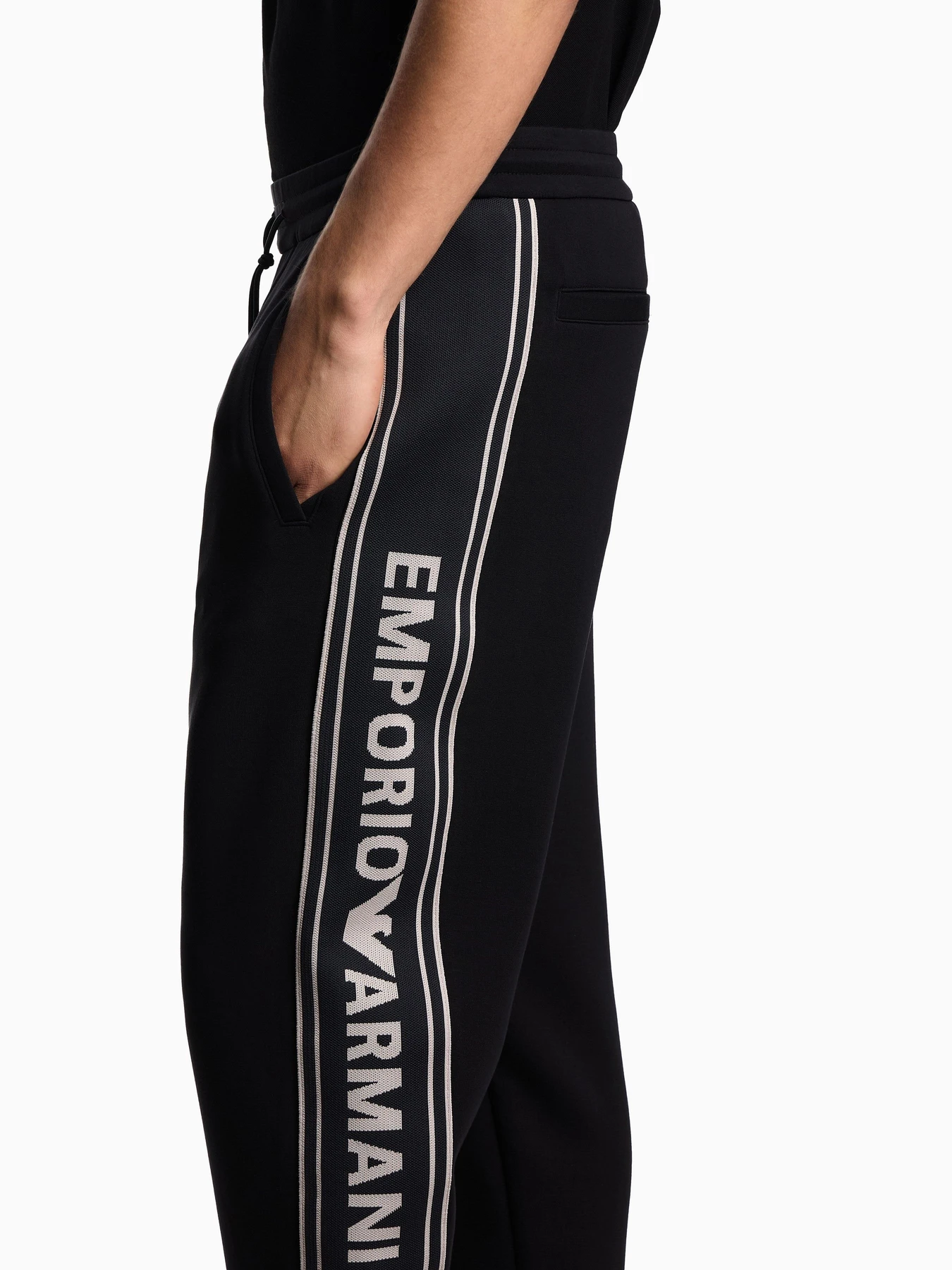 Штани Emporio Armani модель EM002914-AF10013-UC001 Штани Emporio Armani модель EM002914-AF10013-UC001 Фото
