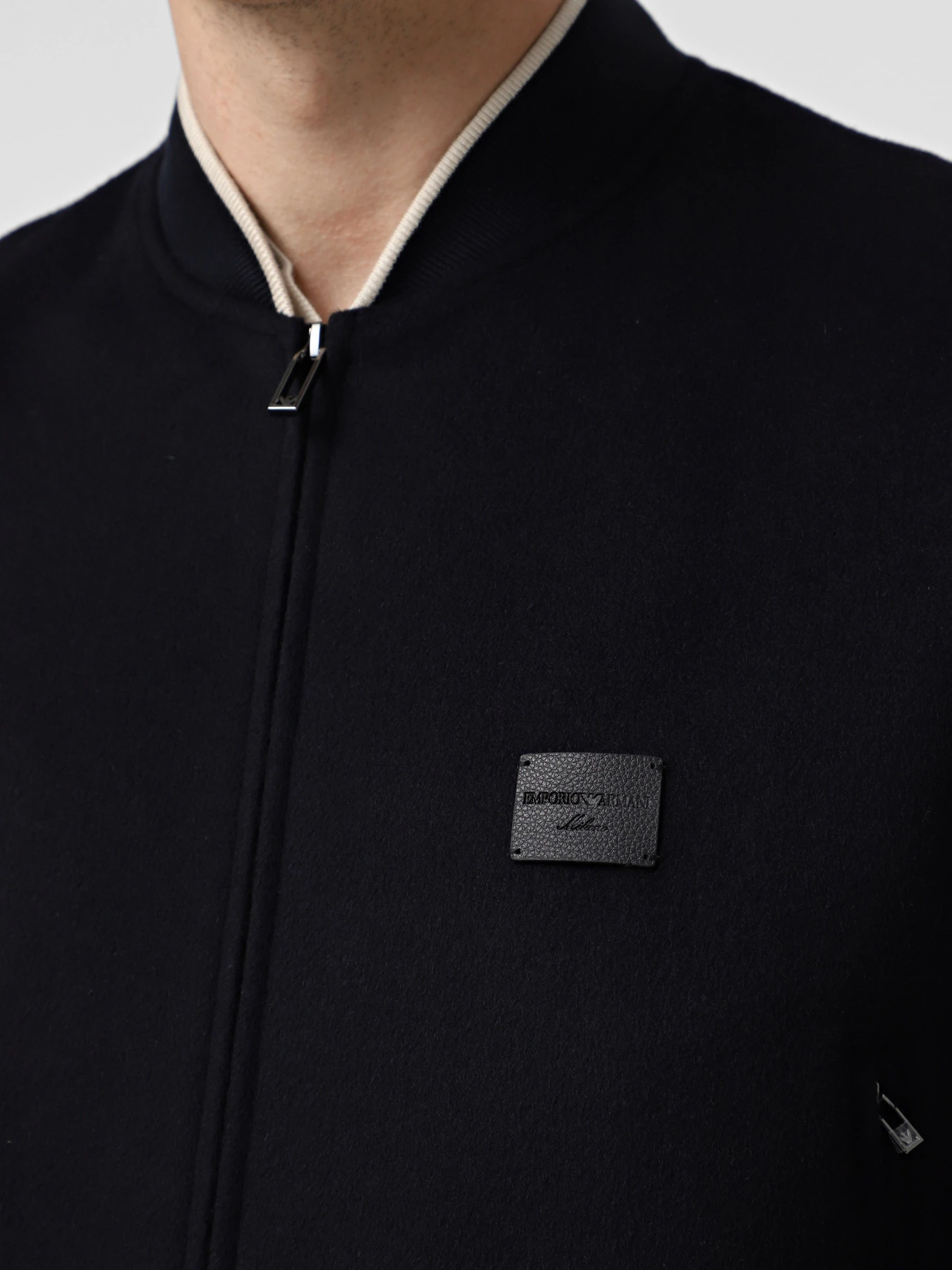 Куртки та дублянки Emporio Armani модель EM003049-AF18229-UB118 Куртки та дублянки Emporio Armani модель EM003049-AF18229-UB118 Фото