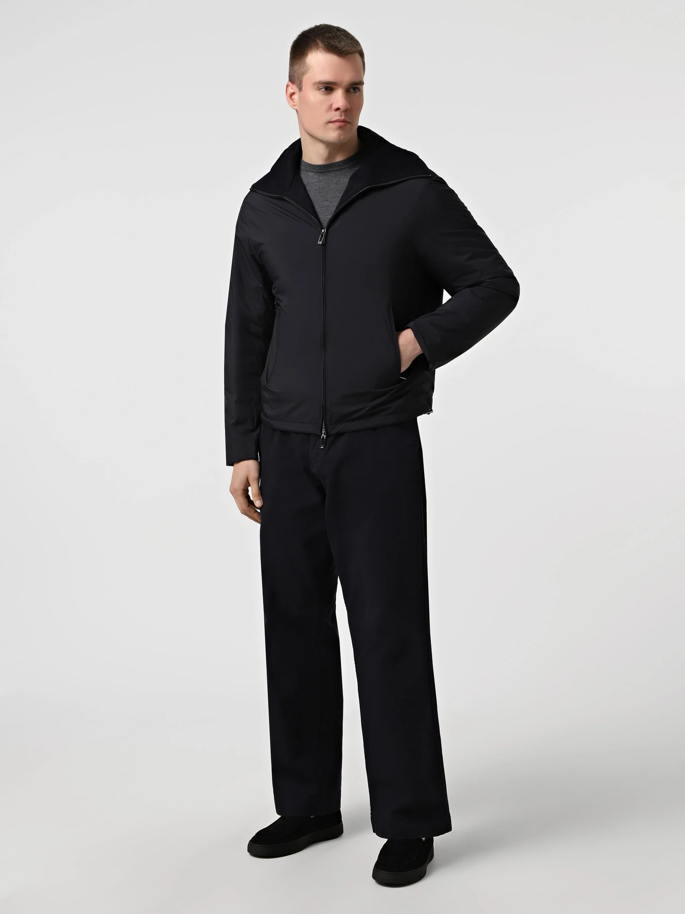 Куртки и дубленки Emporio Armani модель EM003042-AF18503-UB118 Куртки и дубленки Emporio Armani модель EM003042-AF18503-UB118 Фото
