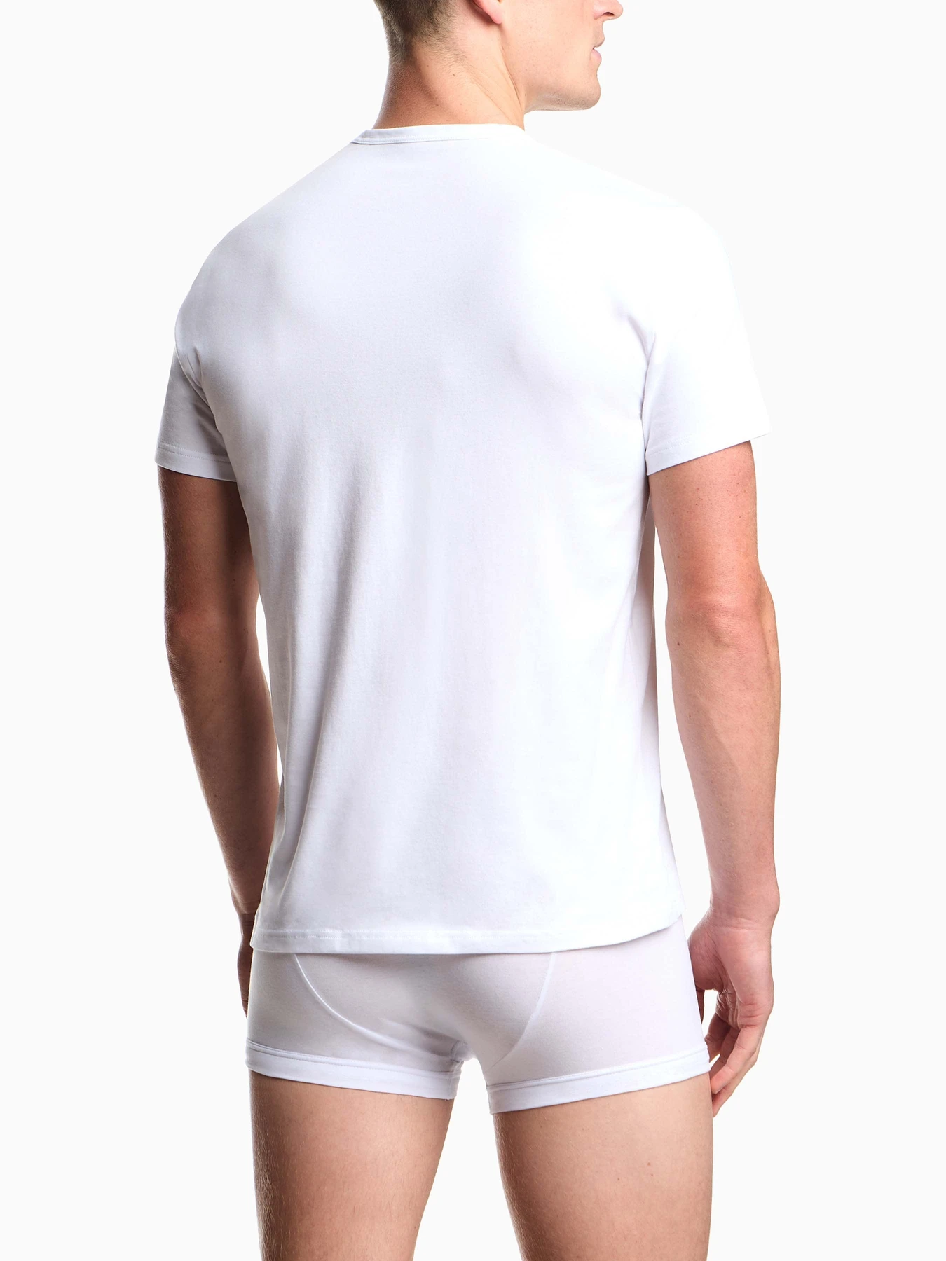 Футболки и поло Emporio Armani модель EM000392-AF14132-M0082 Футболки и поло Emporio Armani модель EM000392-AF14132-M0082 Фото