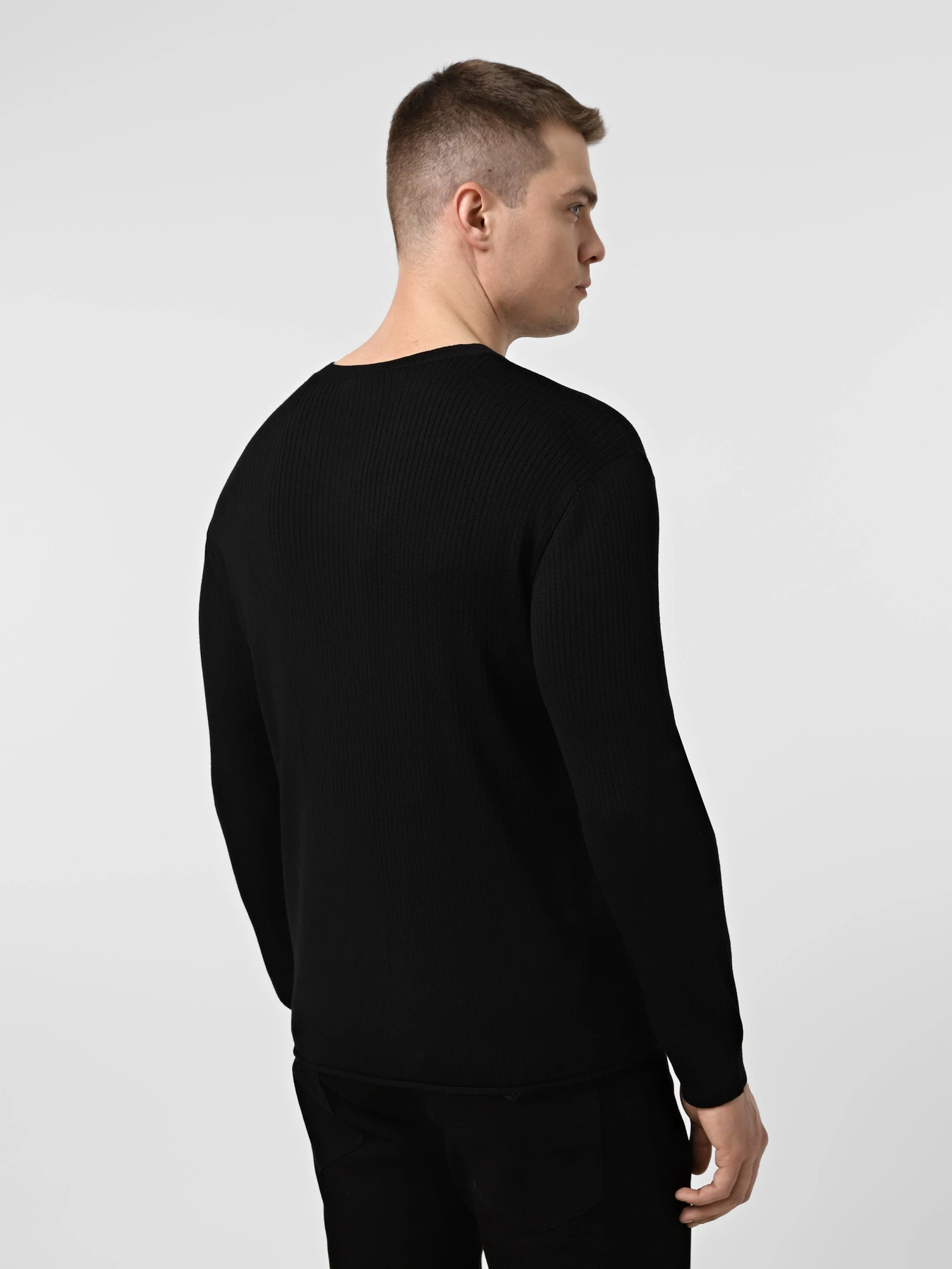 Свитры и кардиганы Emporio Armani модель EM002072-AF18108-UC001 Свитры и кардиганы Emporio Armani модель EM002072-AF18108-UC001 Фото