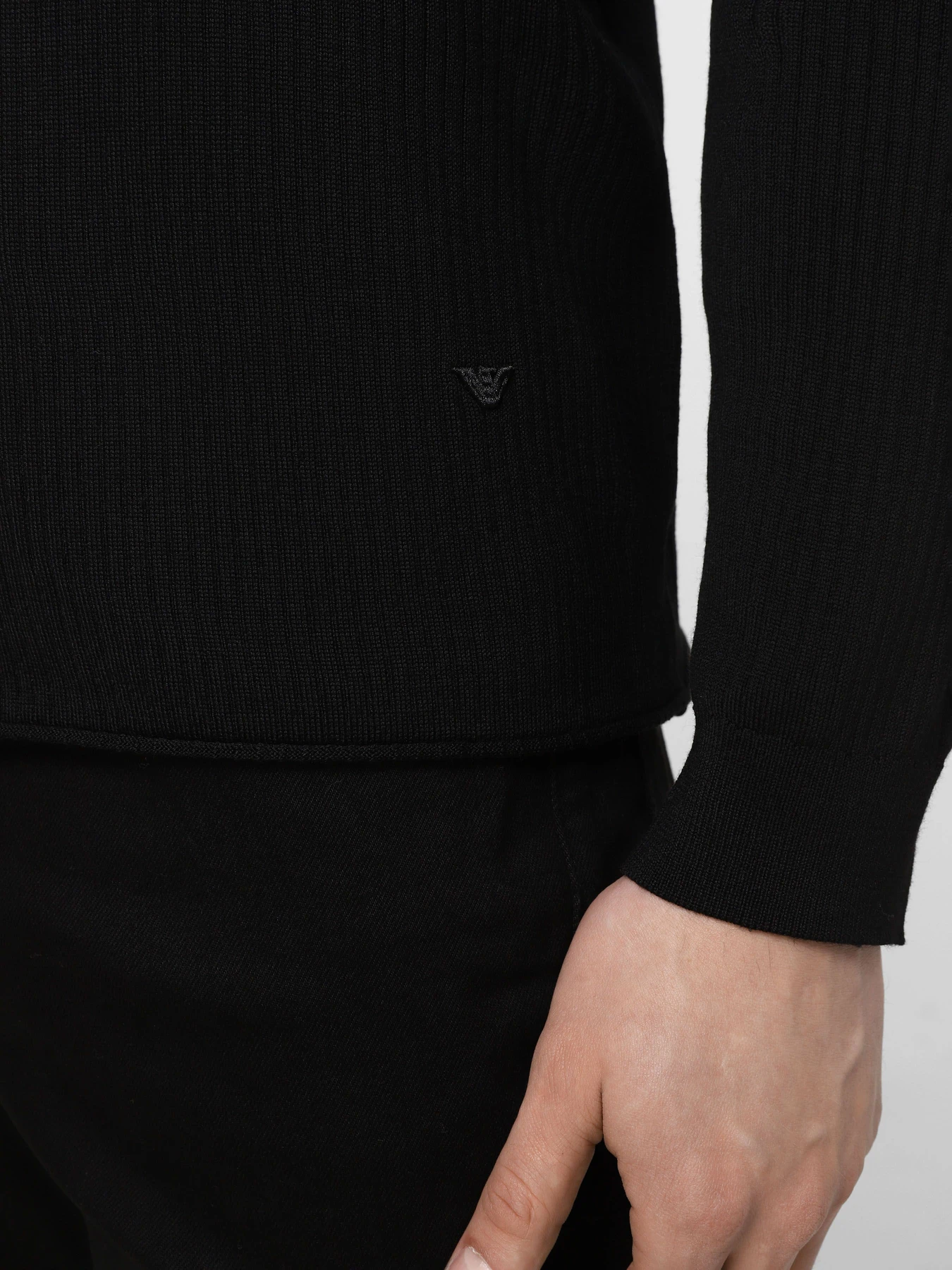 Свитры и кардиганы Emporio Armani модель EM002072-AF18108-UC001 Свитры и кардиганы Emporio Armani модель EM002072-AF18108-UC001 Фото