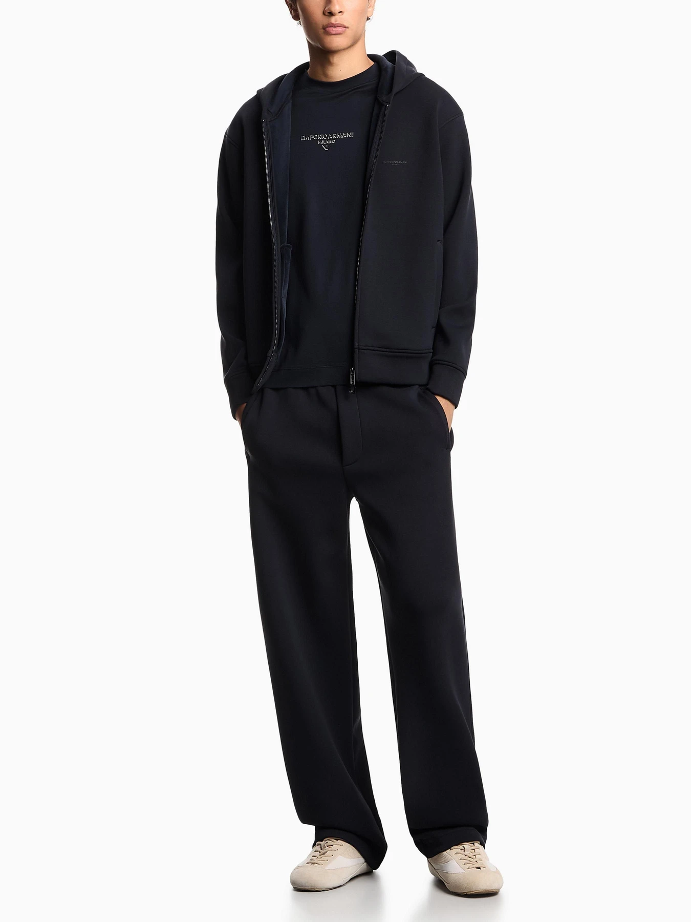 Худи и свитшоты Emporio Armani модель EM002866-AF17547-UB118 Худи и свитшоты Emporio Armani модель EM002866-AF17547-UB118 Фото