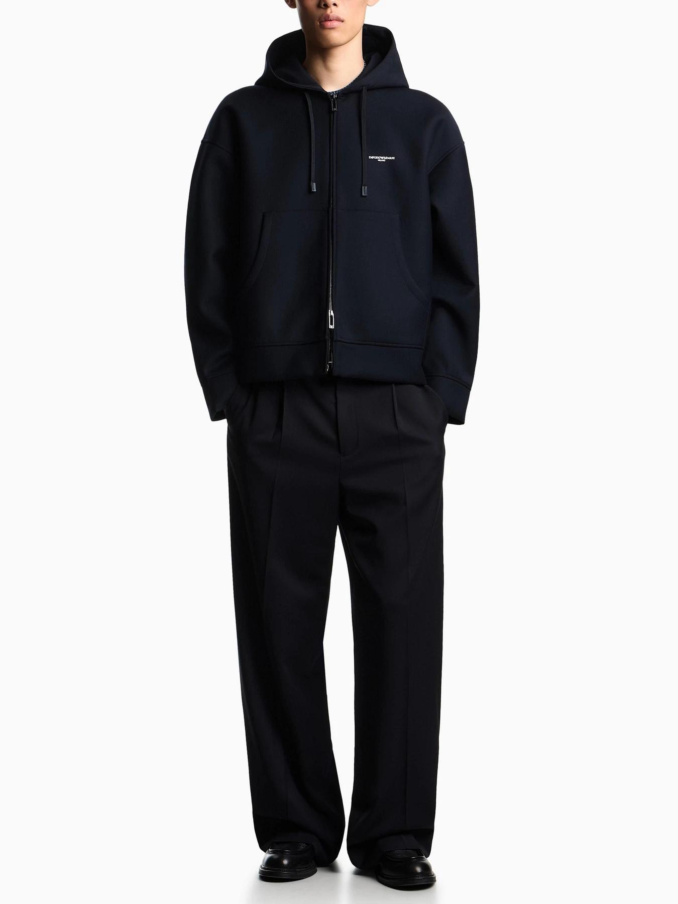 Худи и свитшоты Emporio Armani модель EM002879-AF18314-UB118 Худи и свитшоты Emporio Armani модель EM002879-AF18314-UB118 Фото