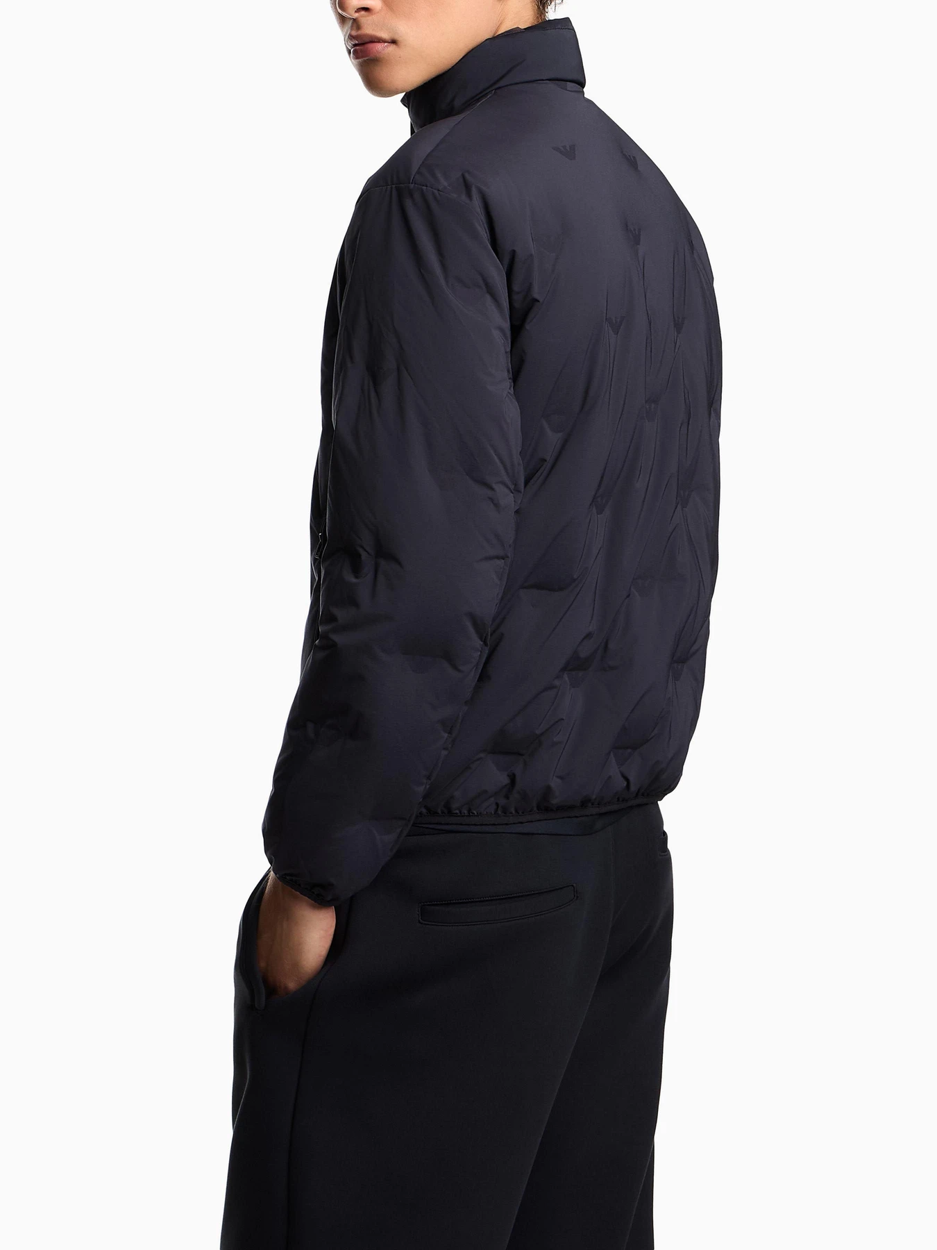 Куртки и дубленки Emporio Armani модель EM003045-AF18232-UB118 Куртки и дубленки Emporio Armani модель EM003045-AF18232-UB118 Фото