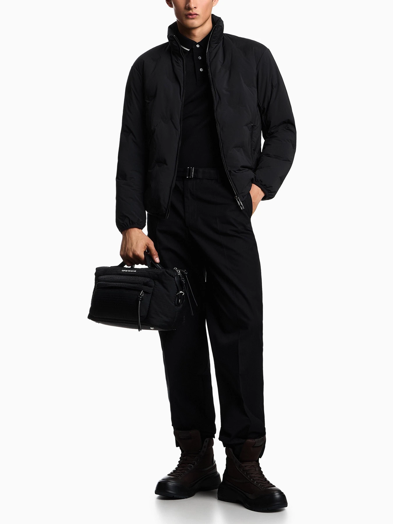 Куртки и дубленки Emporio Armani модель EM003045-AF18232-UC001 Куртки и дубленки Emporio Armani модель EM003045-AF18232-UC001 Фото