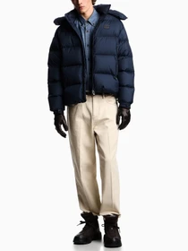 Куртки и дубленки Emporio Armani модель EM003050-AF18231-UB118 Фото