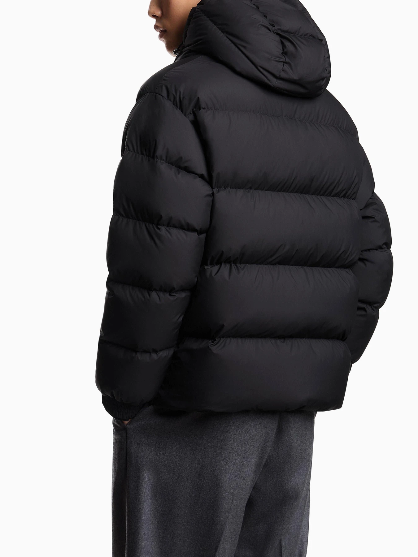 Куртки и дубленки Emporio Armani модель EM003050-AF18231-UC001 Фото