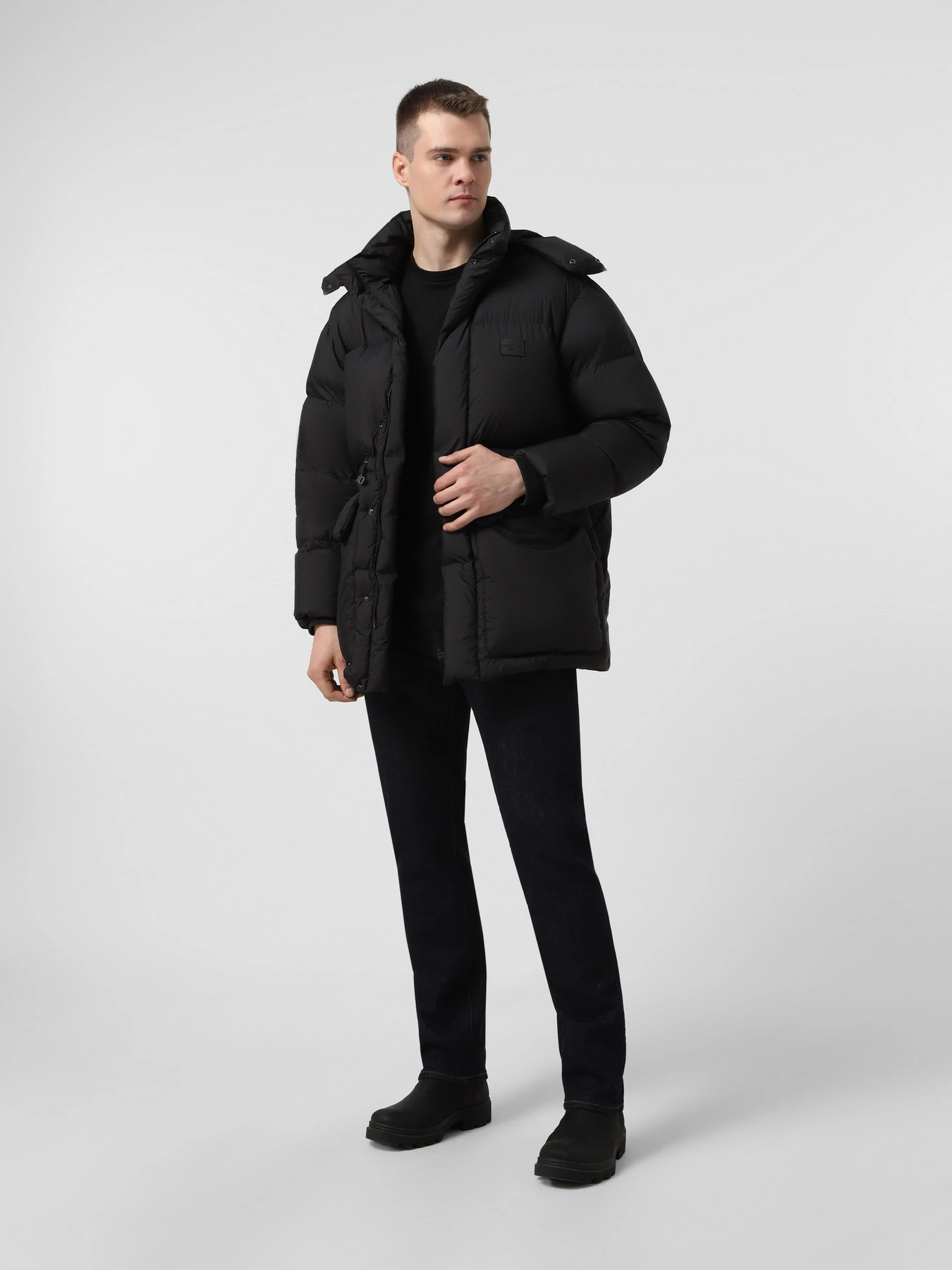 Куртки и дубленки Emporio Armani модель EM003419-AF18231-UC001 Куртки и дубленки Emporio Armani модель EM003419-AF18231-UC001 Фото