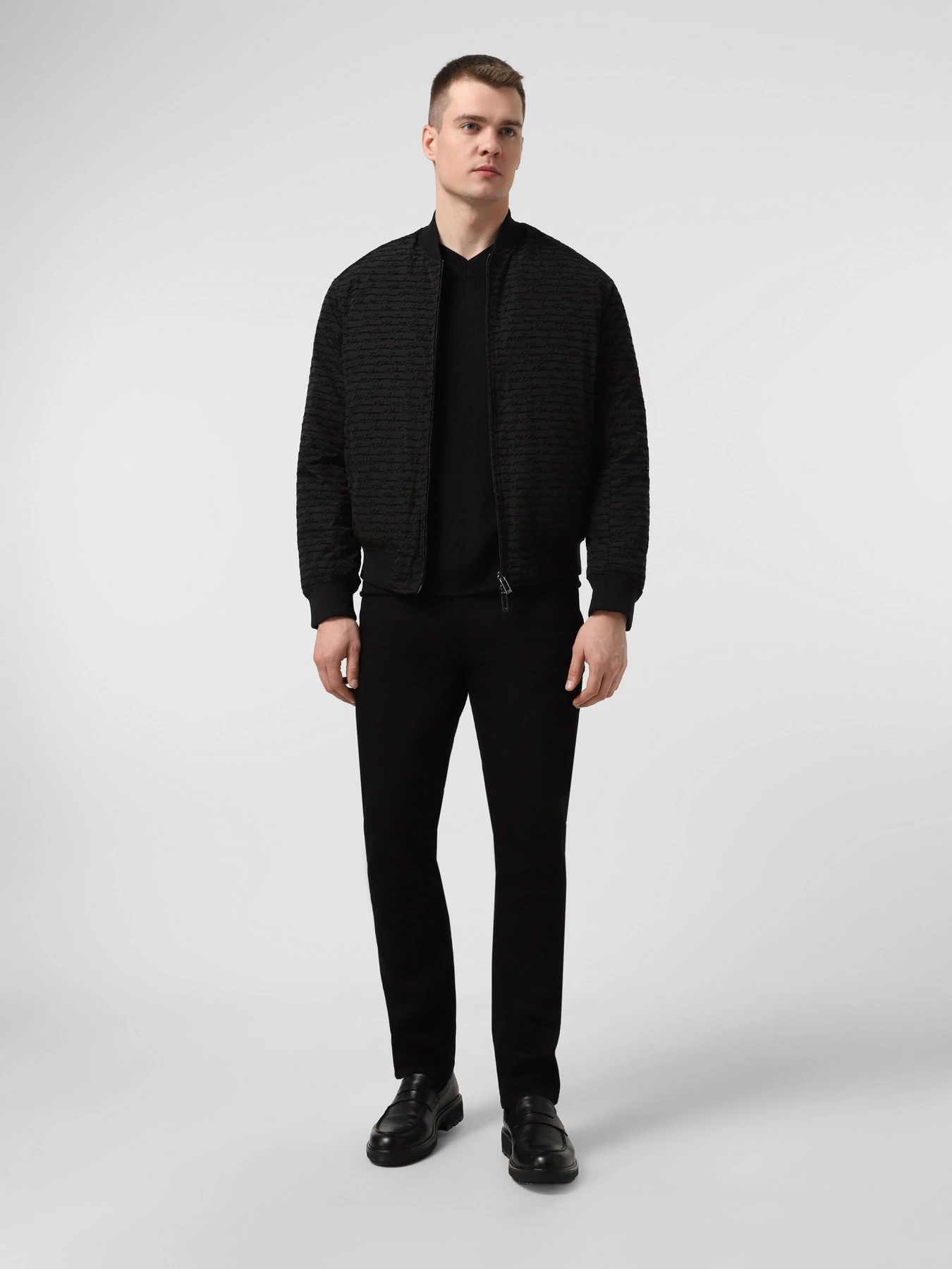 Куртки и дубленки Emporio Armani модель EM003783-AF19870-FC253 Куртки и дубленки Emporio Armani модель EM003783-AF19870-FC253 Фото