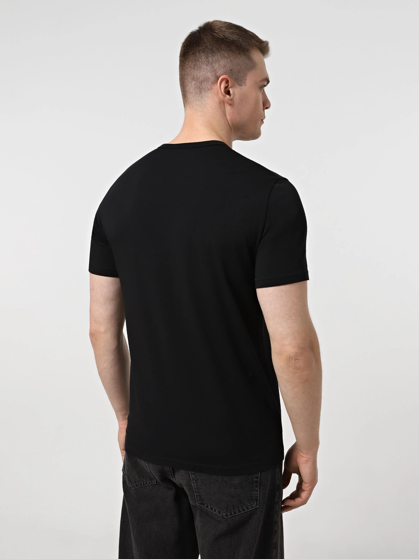 Футболки и поло Emporio Armani модель EM000391-AF14987-MC045 Футболки и поло Emporio Armani модель EM000391-AF14987-MC045 Фото