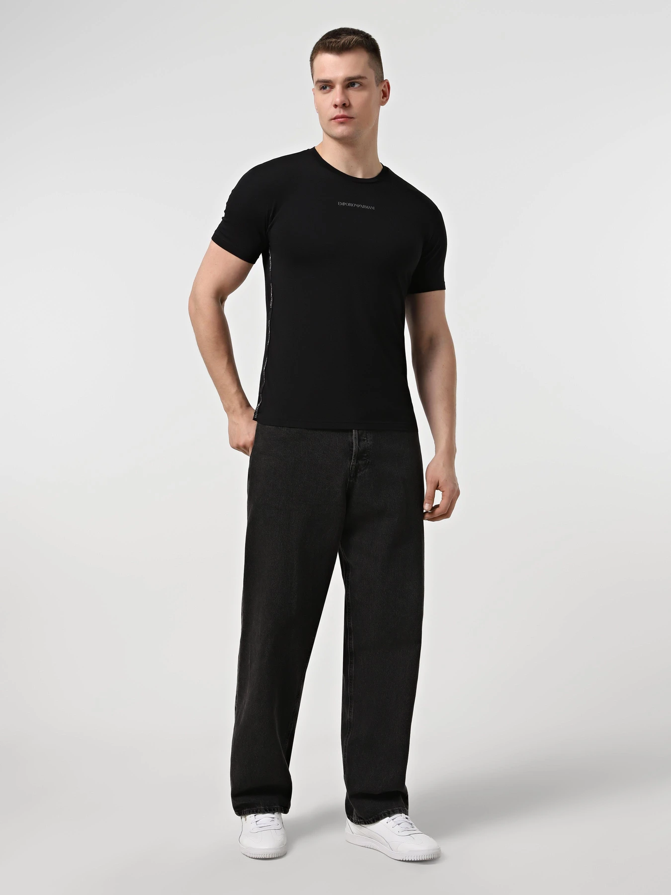 Футболки и поло Emporio Armani модель EM000391-AF16115-MC005 Футболки и поло Emporio Armani модель EM000391-AF16115-MC005 Фото