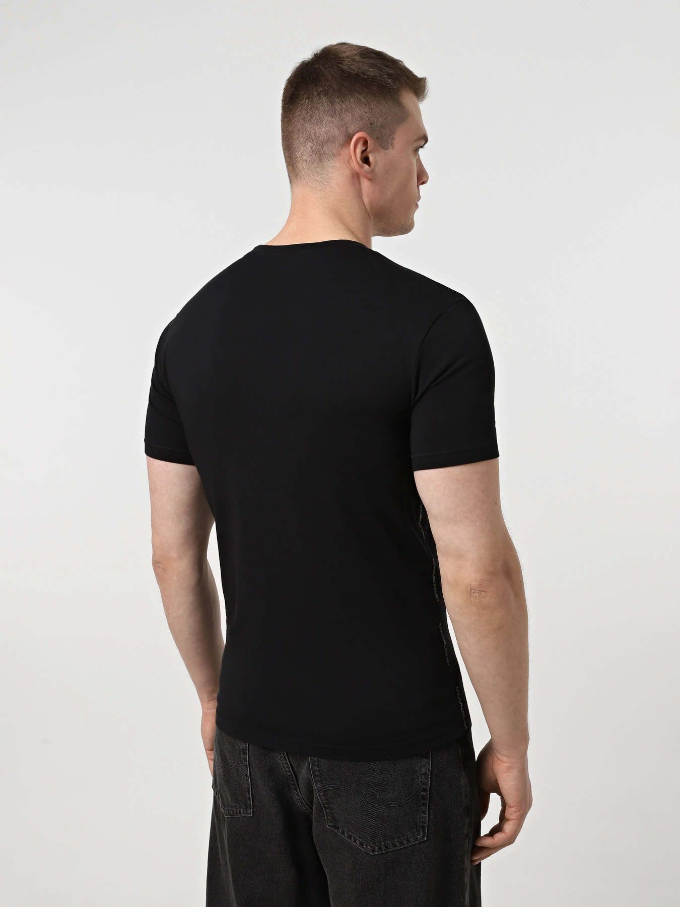 Футболки и поло Emporio Armani модель EM000391-AF16115-MC005 Футболки и поло Emporio Armani модель EM000391-AF16115-MC005 Фото