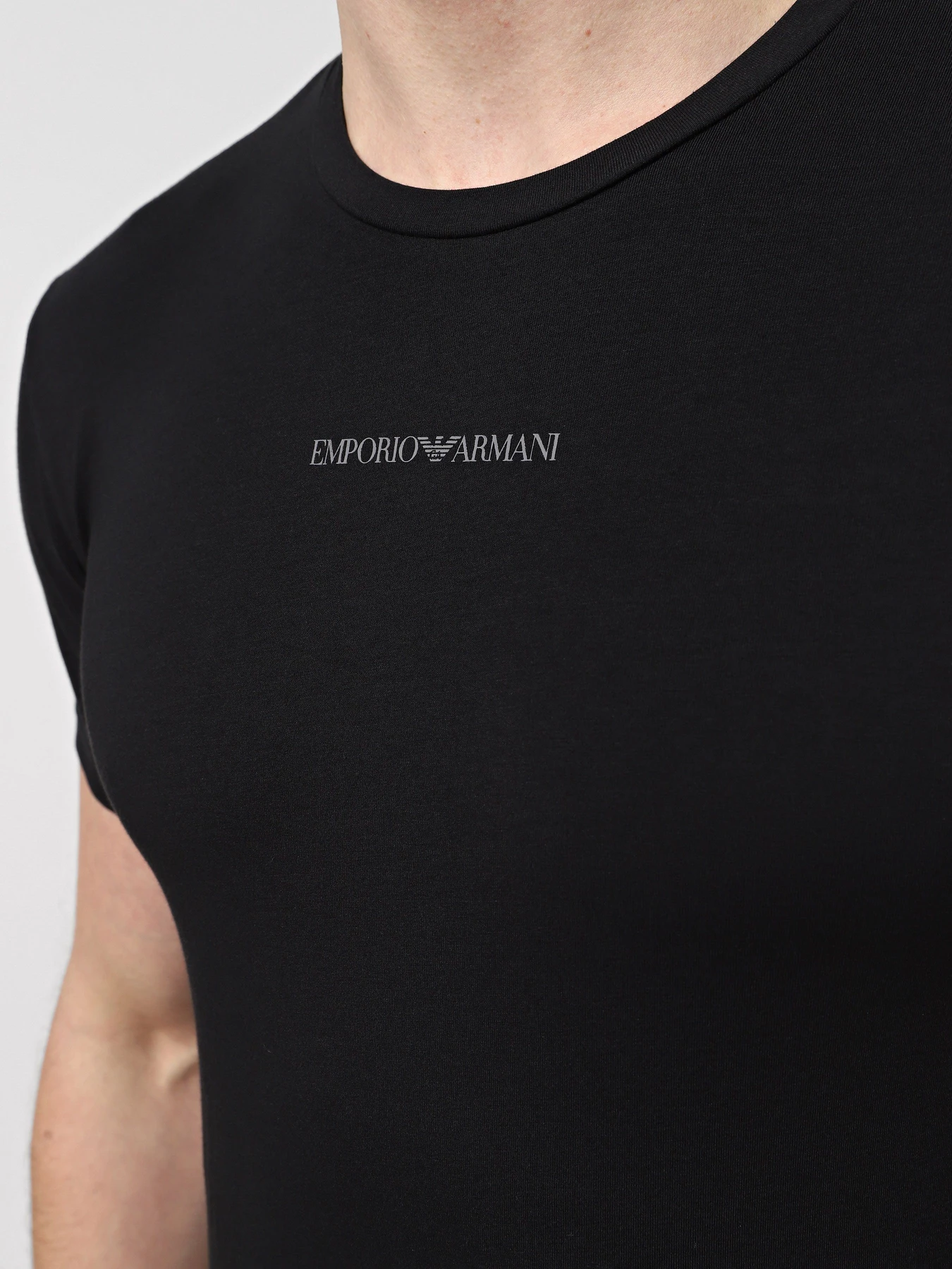 Футболки и поло Emporio Armani модель EM000391-AF16115-MC005 Футболки и поло Emporio Armani модель EM000391-AF16115-MC005 Фото