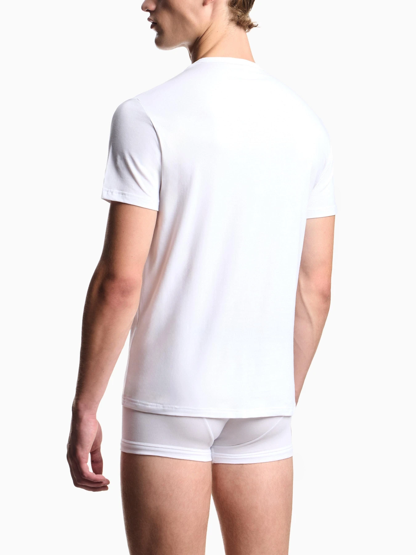 Футболки и поло Emporio Armani модель EM000391-AF14132-M0082 Футболки и поло Emporio Armani модель EM000391-AF14132-M0082 Фото