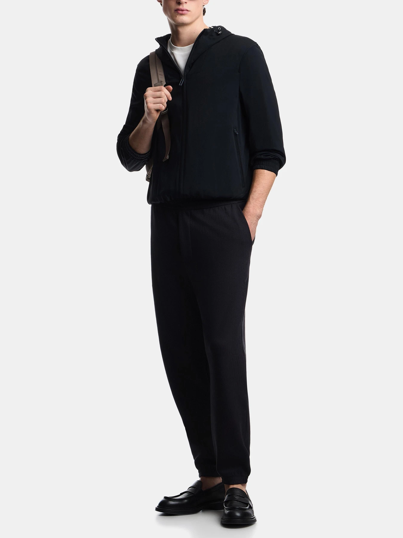 Куртки и дубленки Emporio Armani модель EM004496-AF23435-UB118 Куртки и дубленки Emporio Armani модель EM004496-AF23435-UB118 Фото