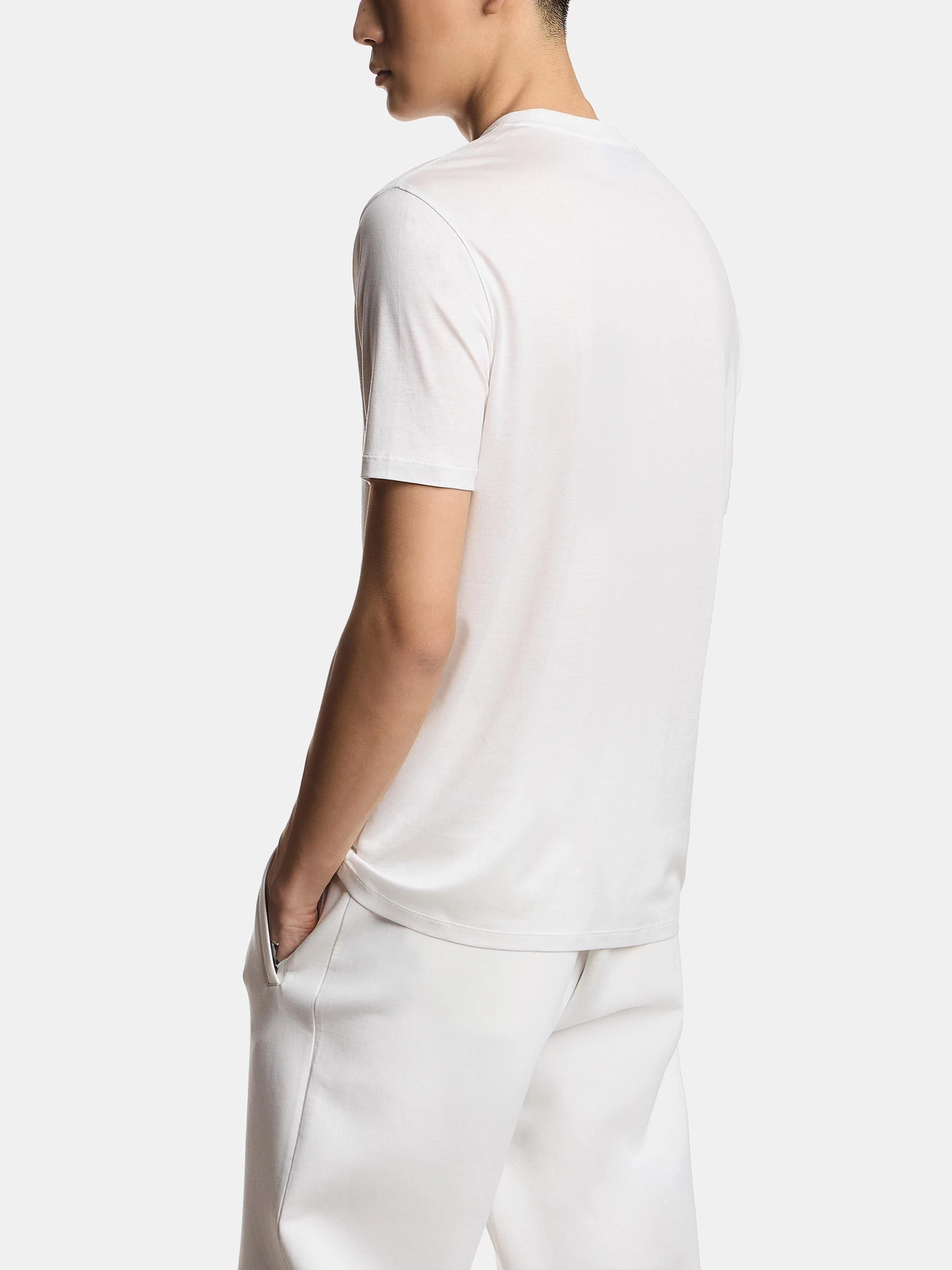 Футболки и поло Emporio Armani модель EM004592-AF13747-U0003 Футболки и поло Emporio Armani модель EM004592-AF13747-U0003 Фото