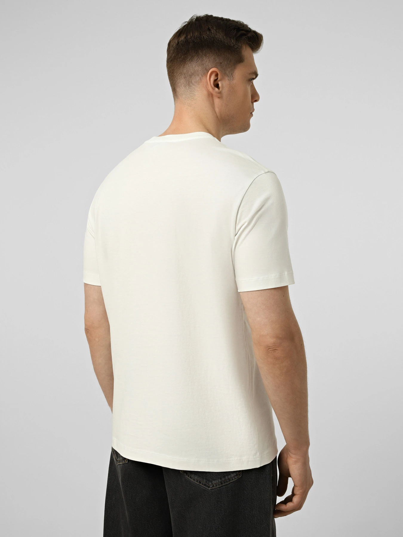 Футболки и поло Emporio Armani модель EM004751-AF23082-F0042 Футболки и поло Emporio Armani модель EM004751-AF23082-F0042 Фото