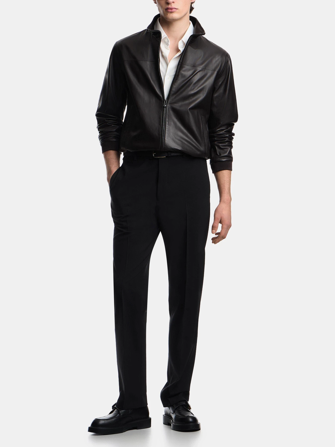 Куртки и дубленки Emporio Armani модель EM005323-AF24371-U8137 Куртки и дубленки Emporio Armani модель EM005323-AF24371-U8137 Фото