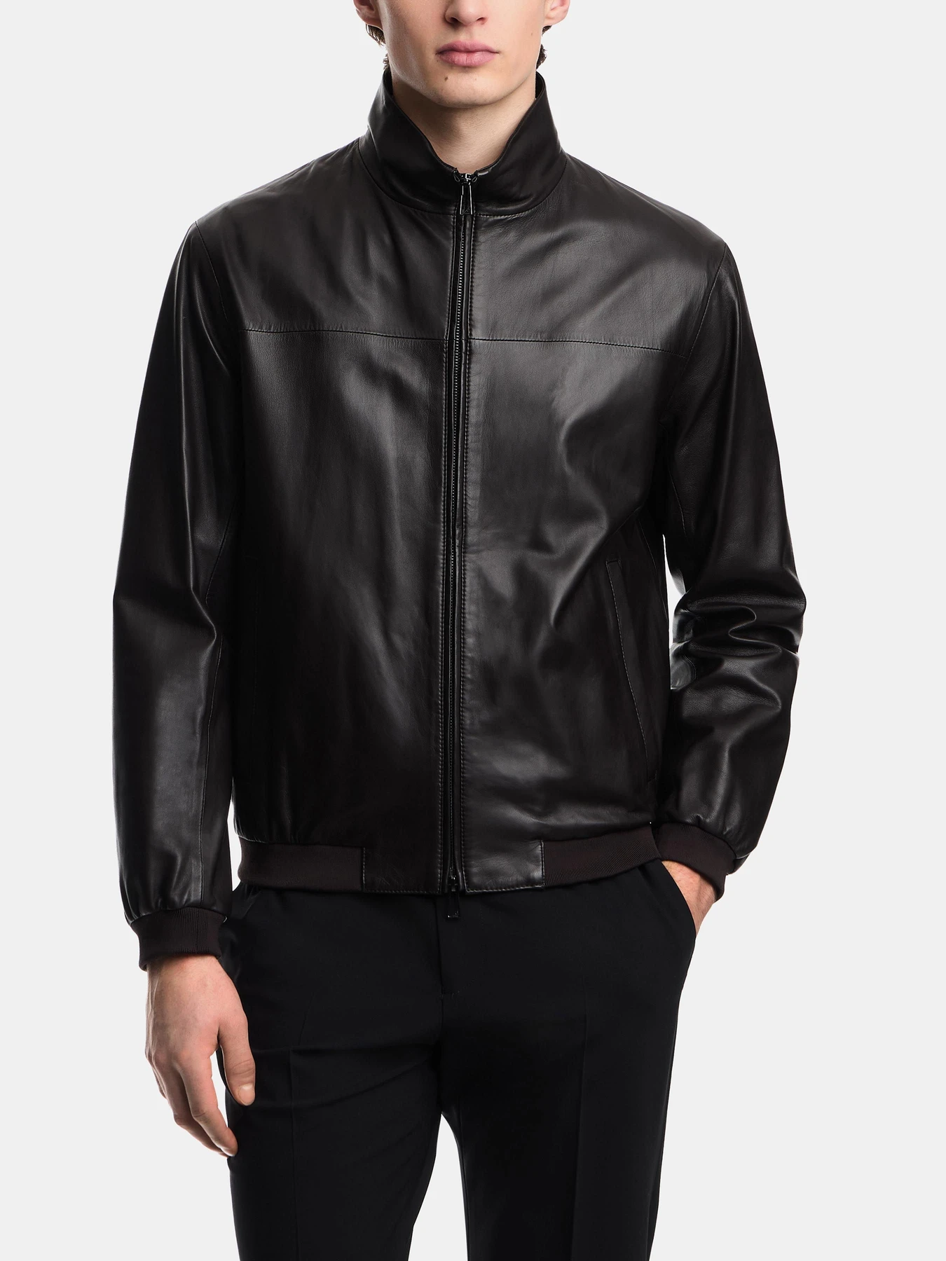 Куртки и дубленки Emporio Armani модель EM005323-AF24371-U8137 Куртки и дубленки Emporio Armani модель EM005323-AF24371-U8137 Фото