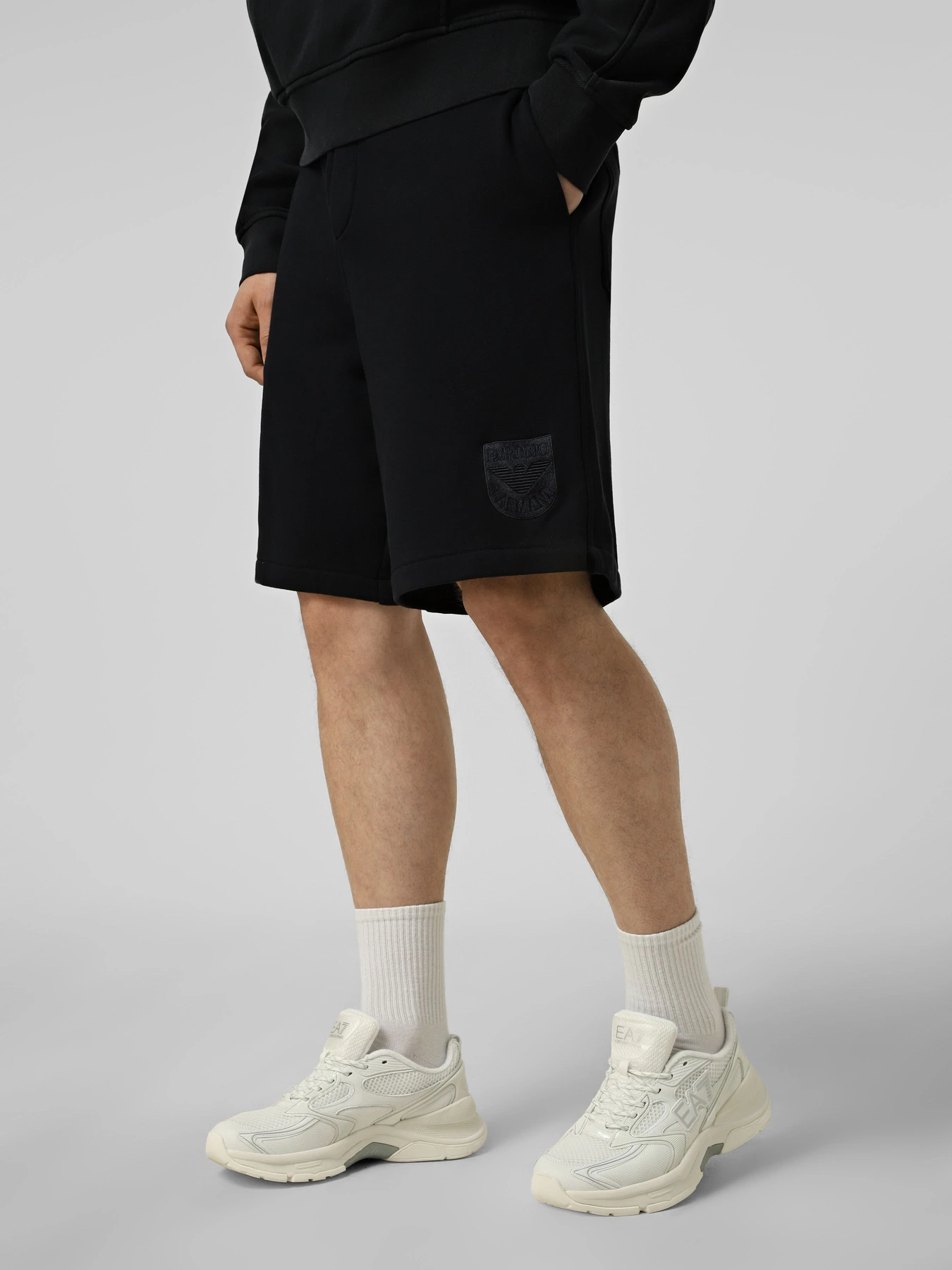 Шорты Emporio Armani модель EM005385-AF13713-UB118 Шорты Emporio Armani модель EM005385-AF13713-UB118 Фото