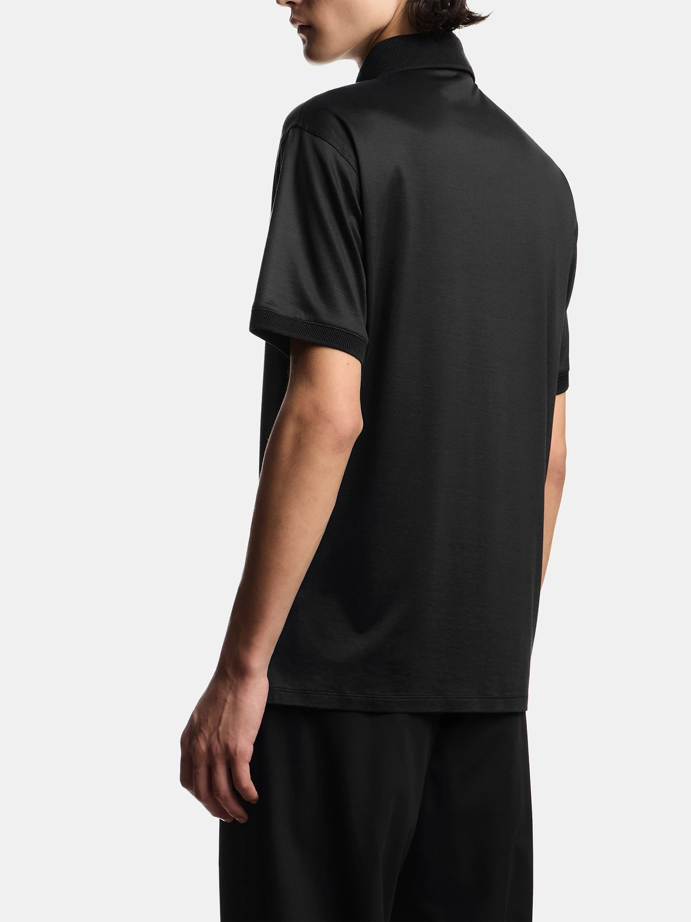 Футболки и поло Emporio Armani модель EM004588-AF10017-UB118 Футболки и поло Emporio Armani модель EM004588-AF10017-UB118 Фото