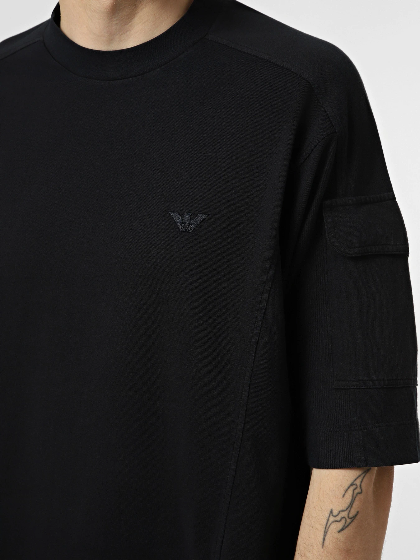 Футболки и поло Emporio Armani модель EM004910-AF13715-UB118 Футболки и поло Emporio Armani модель EM004910-AF13715-UB118 Фото