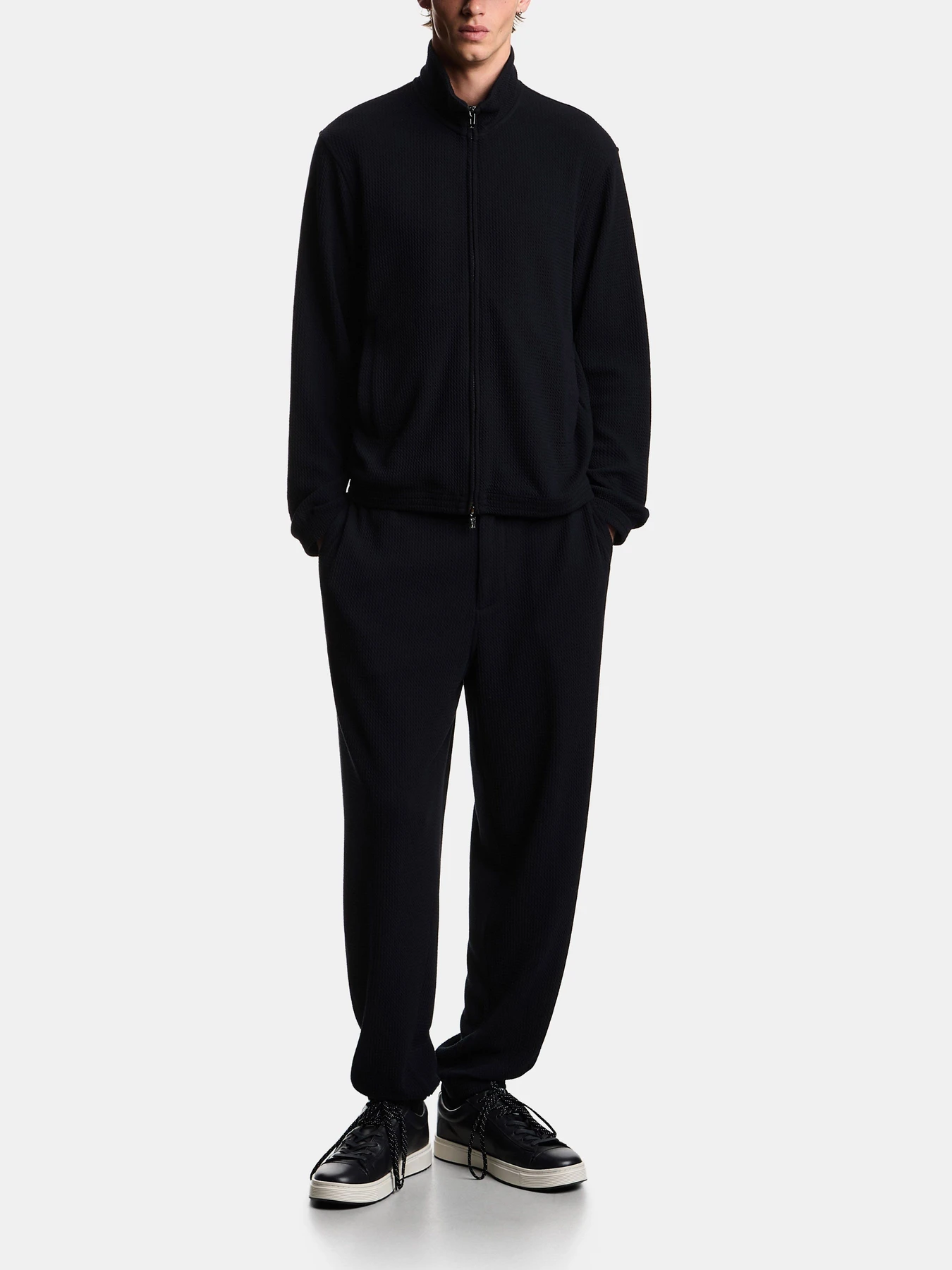 Худи и свитшоты Emporio Armani модель EM005042-AF23623-UB118 Фото