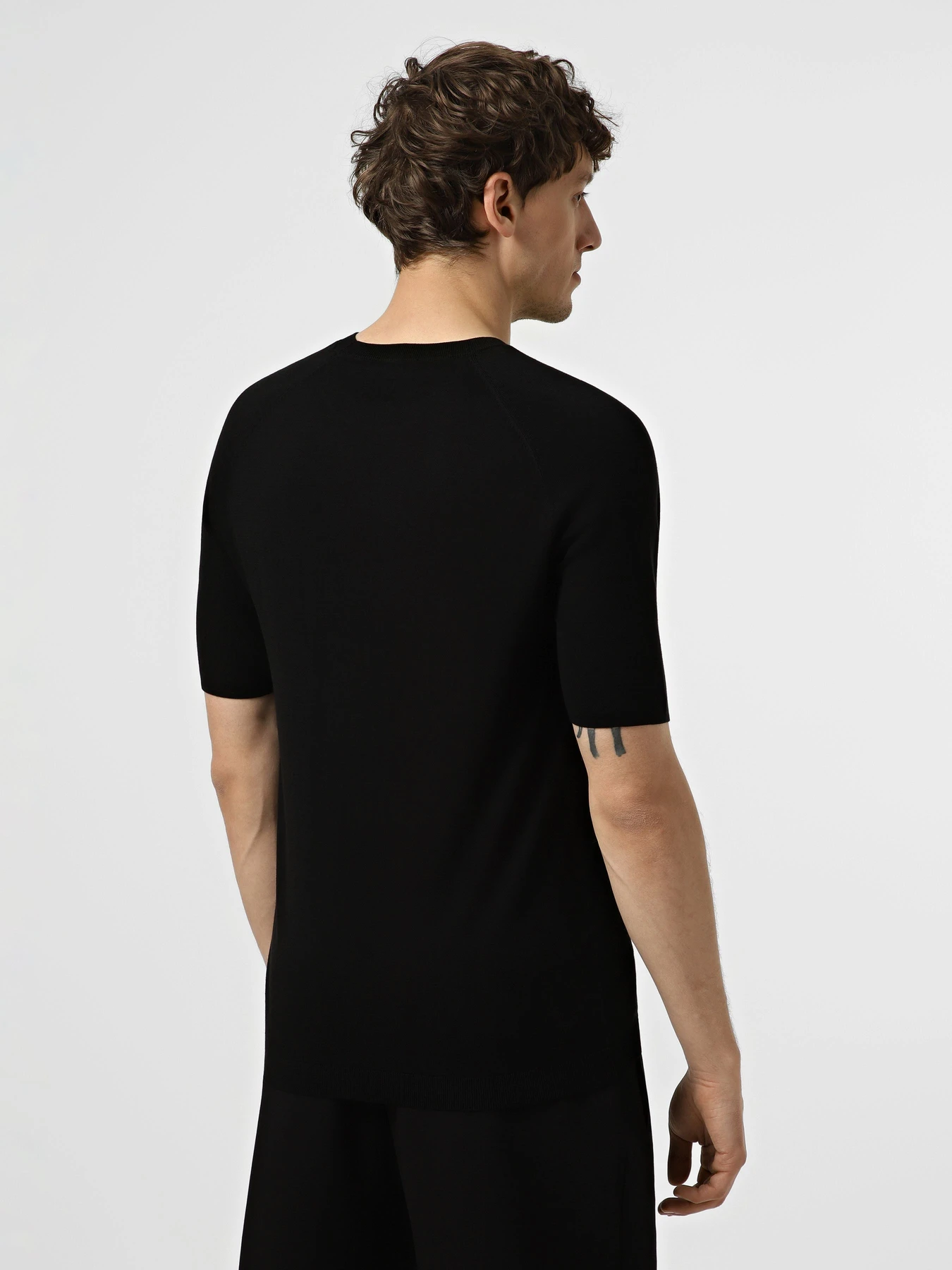 Футболки и поло Emporio Armani модель EM005527-AF25247-UC001 Футболки и поло Emporio Armani модель EM005527-AF25247-UC001 Фото