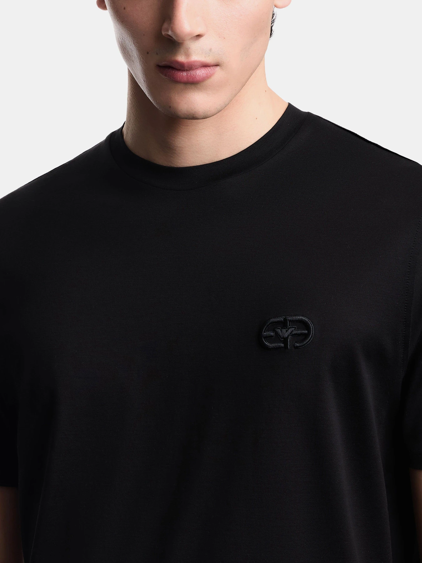 Футболки и поло Emporio Armani модель EM004585-AF10017-UC001 Футболки и поло Emporio Armani модель EM004585-AF10017-UC001 Фото