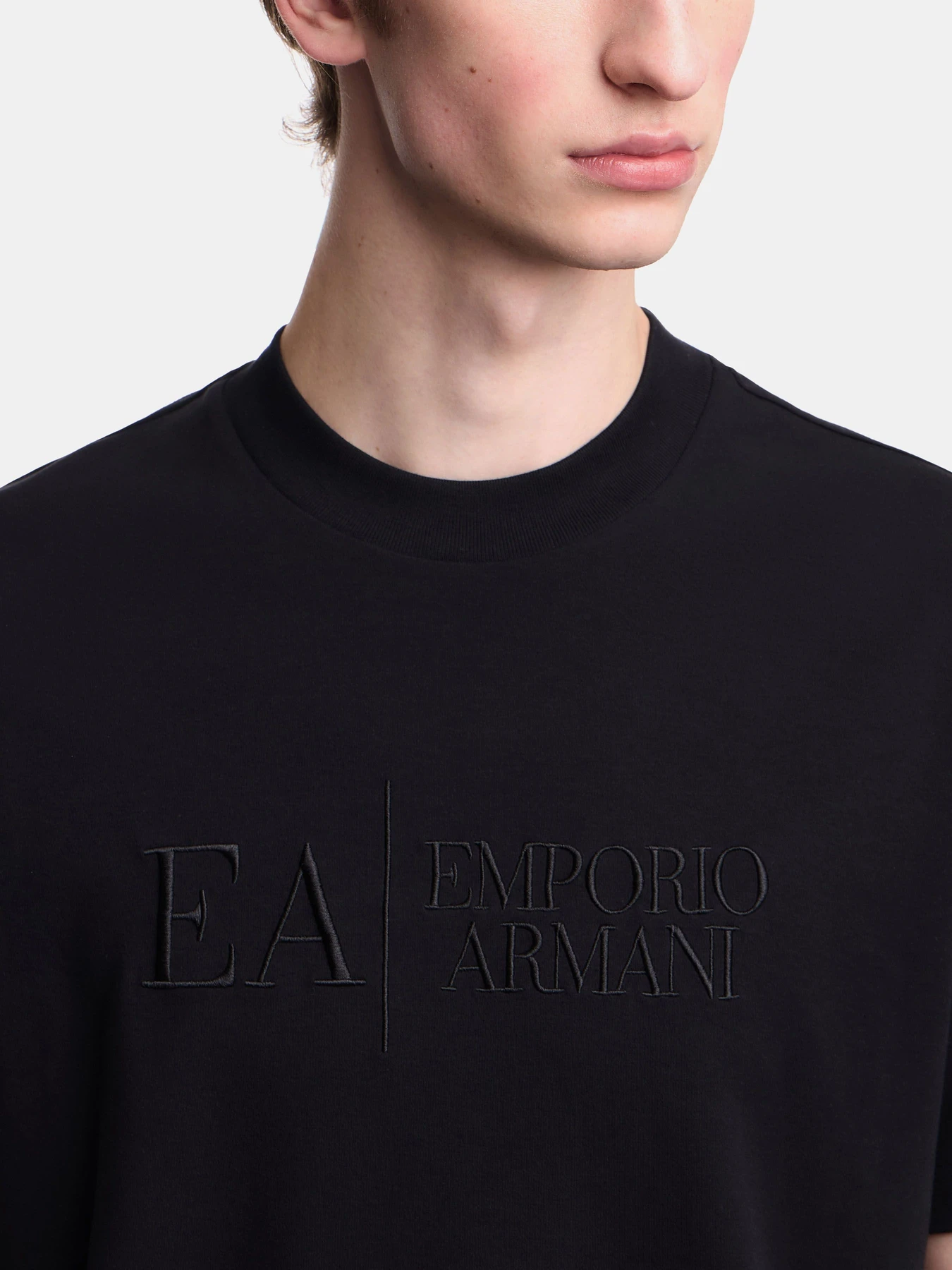 Футболки и поло Emporio Armani модель EM005551-AF25183-F8098 Футболки и поло Emporio Armani модель EM005551-AF25183-F8098 Фото