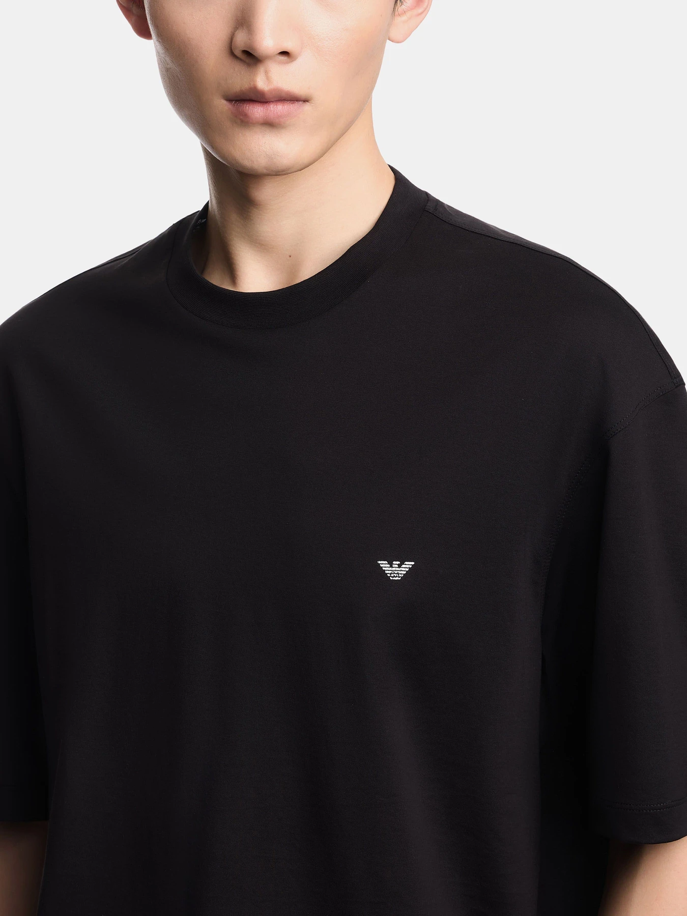 Футболки и поло Emporio Armani модель EM005737-AF24470-UC001 Футболки и поло Emporio Armani модель EM005737-AF24470-UC001 Фото