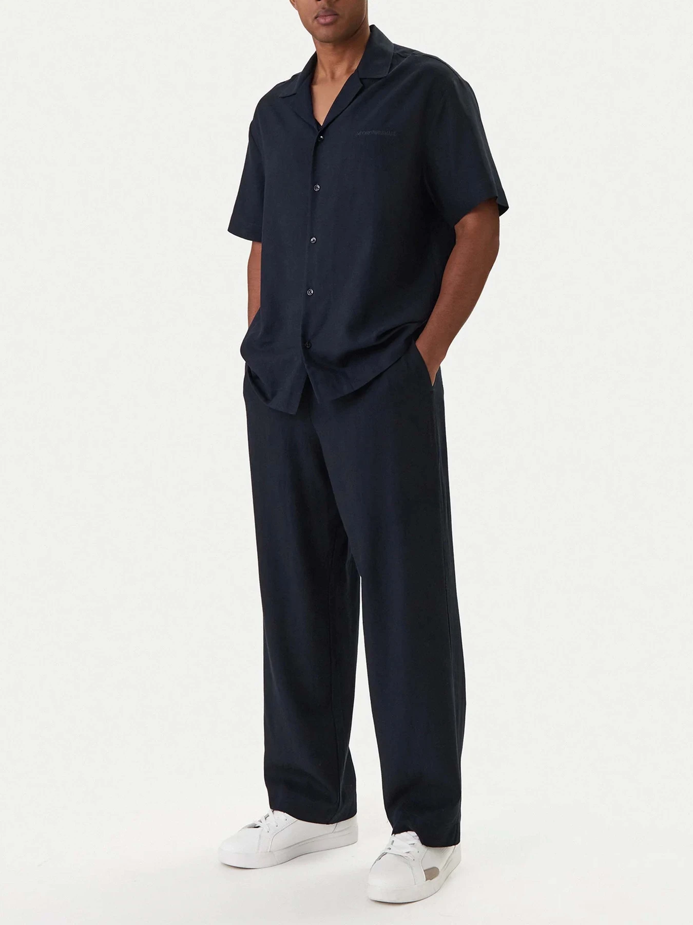 Штани Emporio Armani модель EM000586-AF20590-UB102 Штани Emporio Armani модель EM000586-AF20590-UB102 Фото