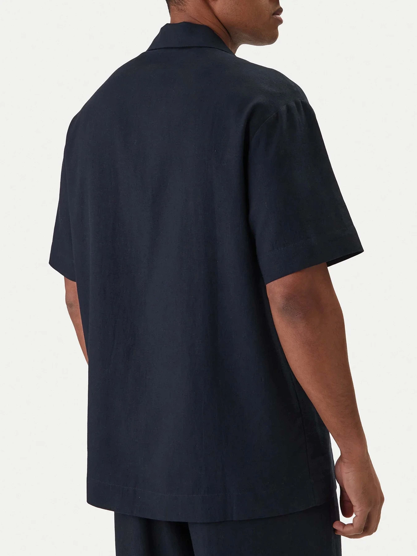 Сорочки Emporio Armani модель EM000593-AF20590-UB102 Сорочки Emporio Armani модель EM000593-AF20590-UB102 Фото