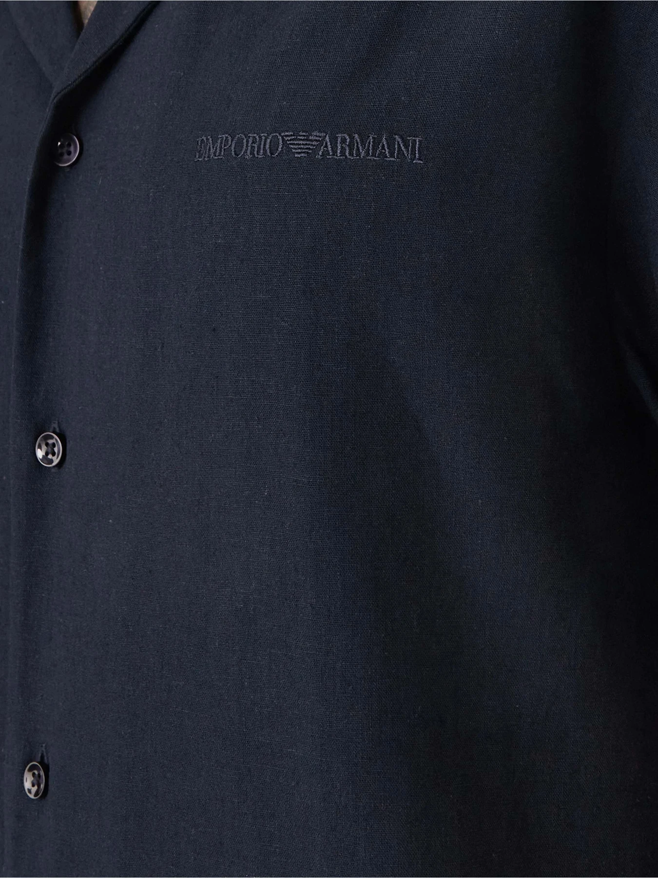 Сорочки Emporio Armani модель EM000593-AF20590-UB102 Сорочки Emporio Armani модель EM000593-AF20590-UB102 Фото