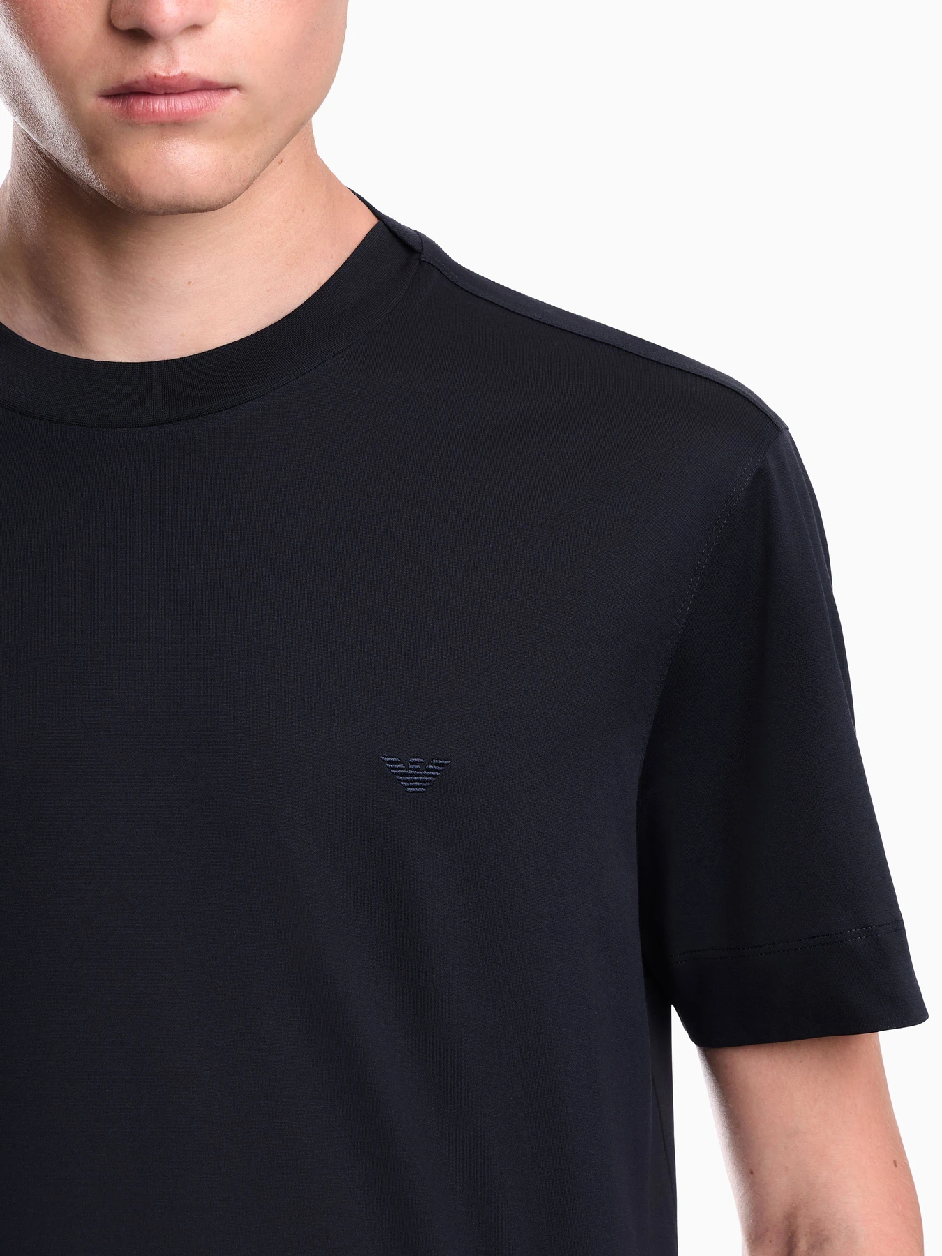 Футболки и поло Emporio Armani модель EM006779-AF28078-UB118 Футболки и поло Emporio Armani модель EM006779-AF28078-UB118 Фото
