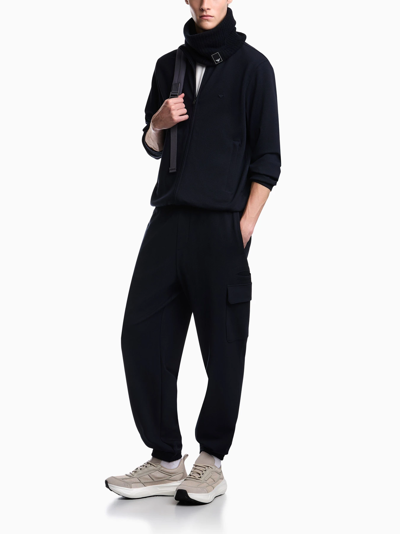 Худи и свитшоты Emporio Armani модель EM006320-AF27655-UB118 Фото