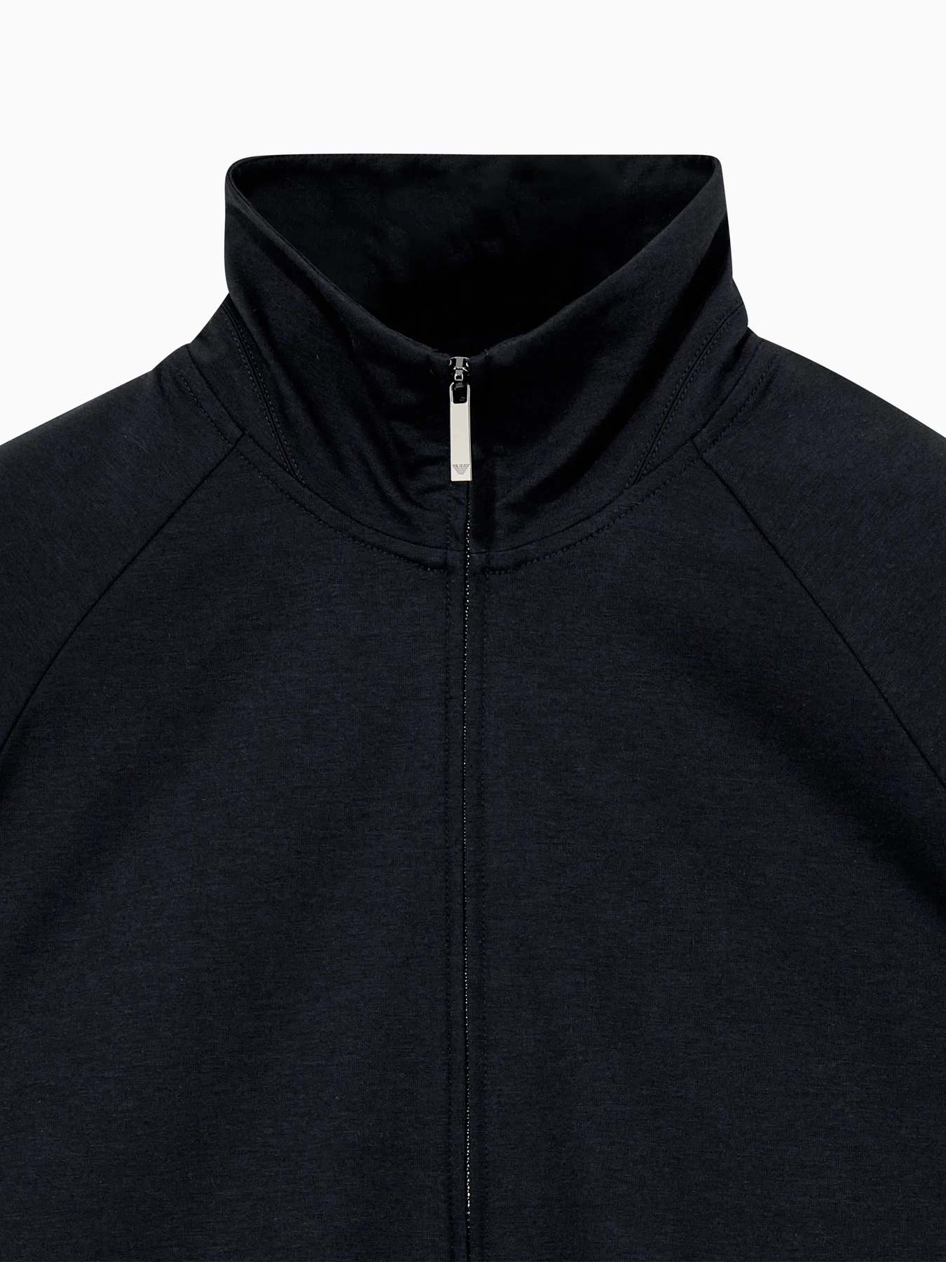 Худи и свитшоты Emporio Armani модель EM006859-AF28109-UB118 Худи и свитшоты Emporio Armani модель EM006859-AF28109-UB118 Фото
