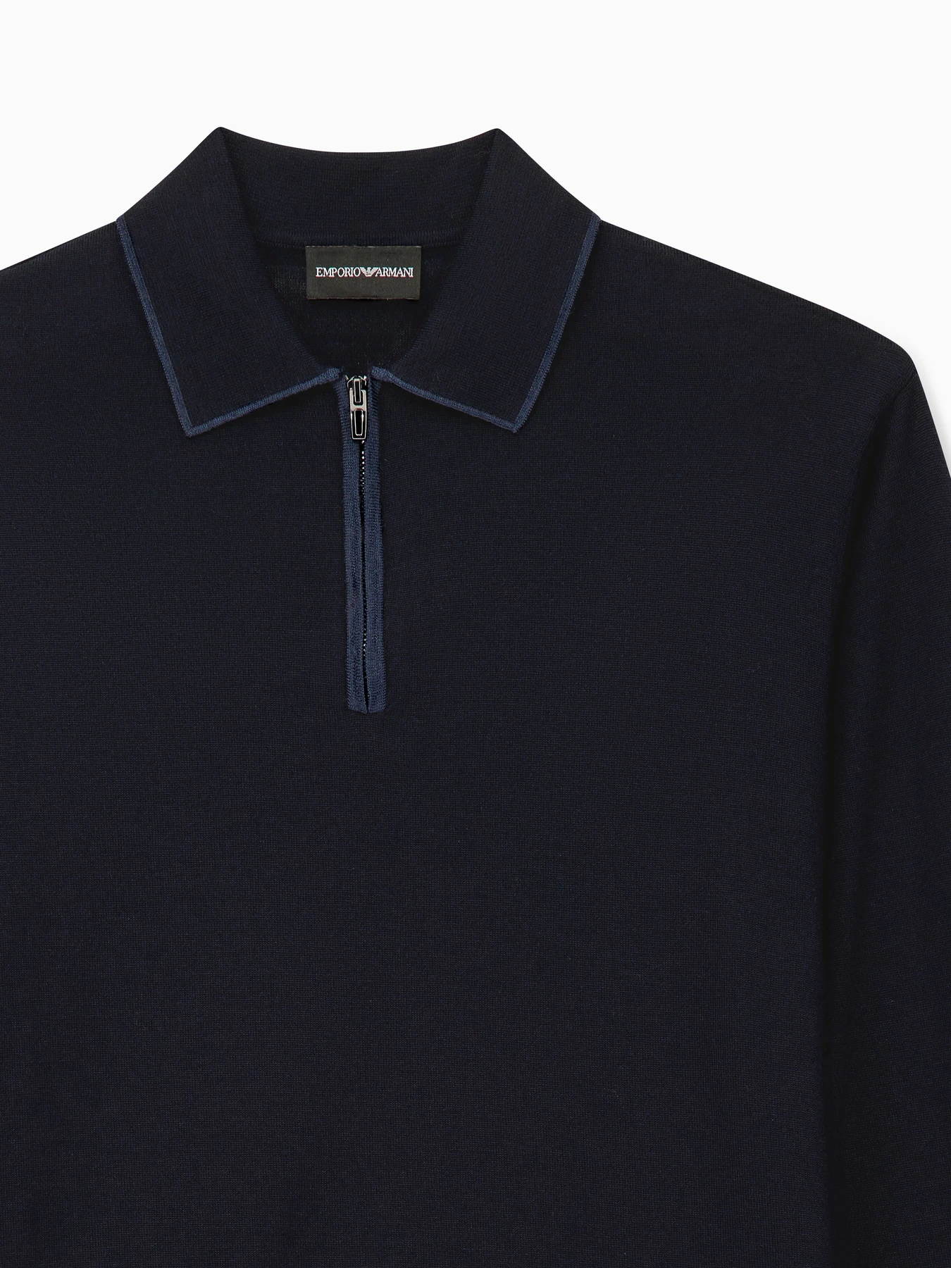 Свитеры и кардиганы Emporio Armani модель EM006224-AF27805-UB118 Свитеры и кардиганы Emporio Armani модель EM006224-AF27805-UB118 Фото