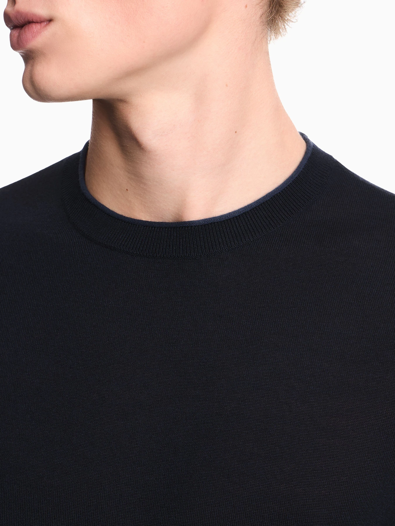 Свитеры и кардиганы Emporio Armani модель EM006225-AF27805-UB118 Свитеры и кардиганы Emporio Armani модель EM006225-AF27805-UB118 Фото