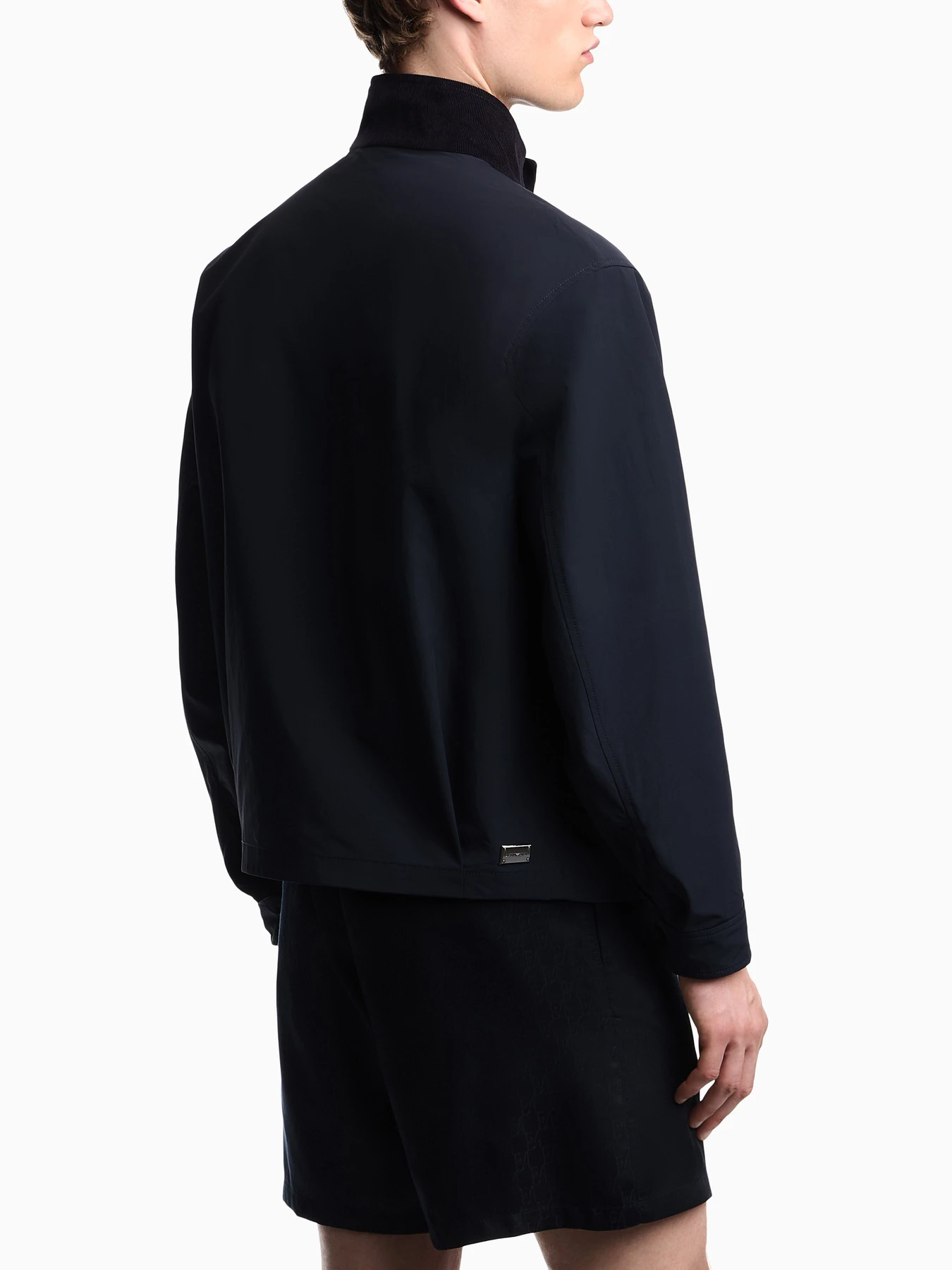 Куртки и дубленки Emporio Armani модель EM006737-AF28010-UB118 Фото