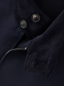 Куртки и дубленки Emporio Armani модель EM006737-AF28010-UB118 Фото