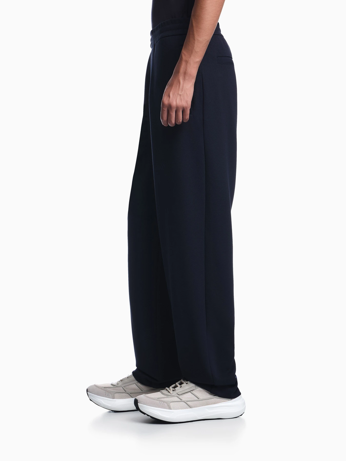Брюки Emporio Armani модель EM006321-AF27655-UB118 Брюки Emporio Armani модель EM006321-AF27655-UB118 Фото
