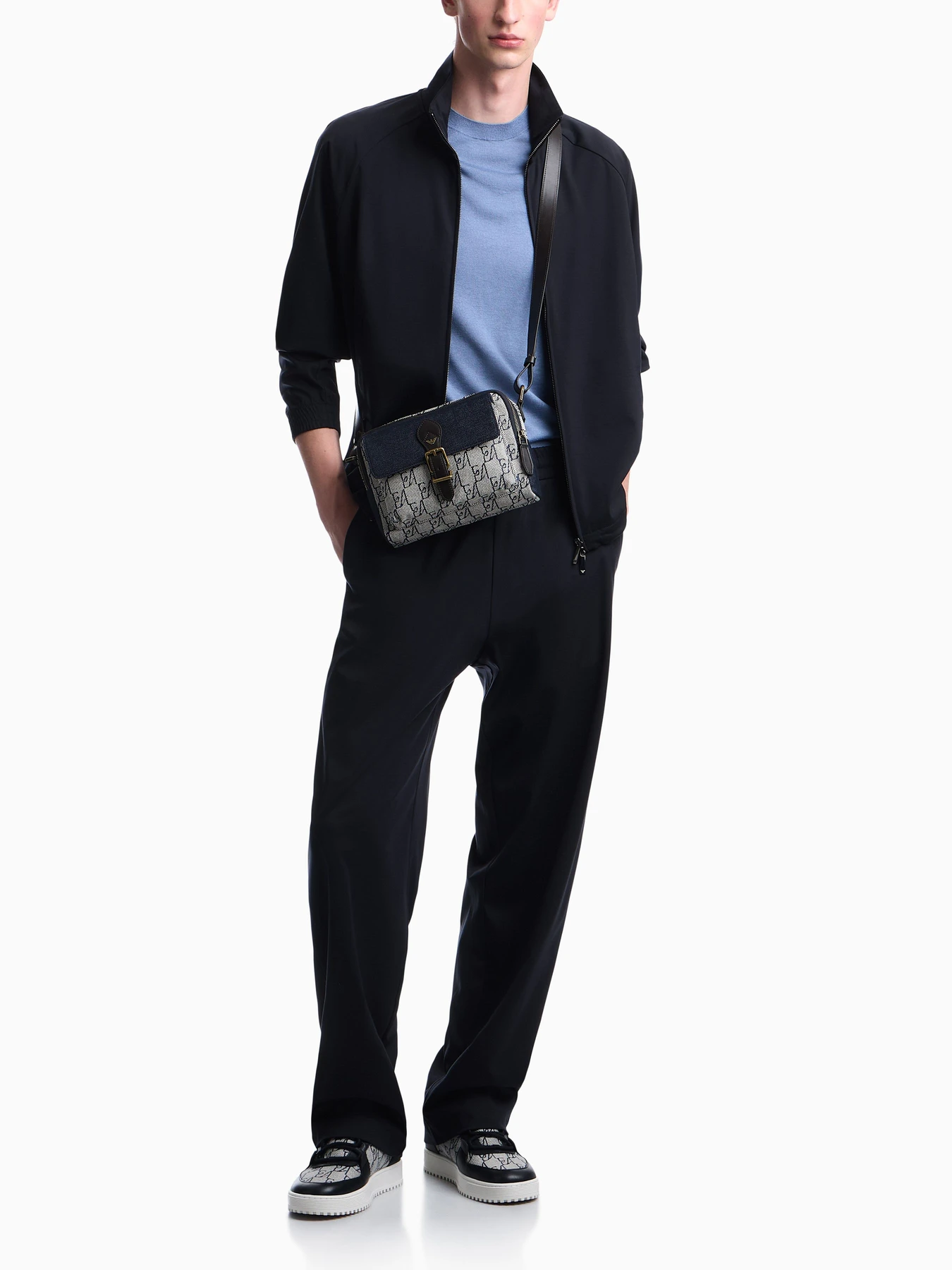 Брюки Emporio Armani модель EM006858-AF28109-UB118 Брюки Emporio Armani модель EM006858-AF28109-UB118 Фото