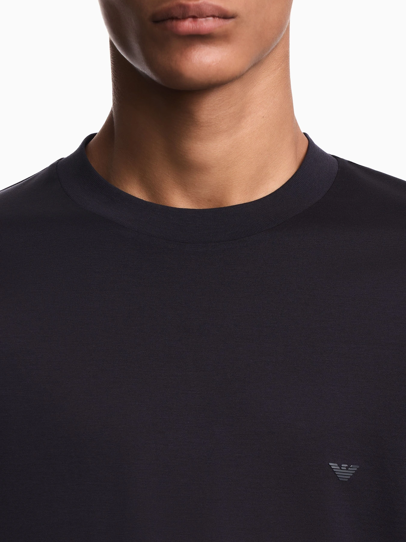 Футболки и поло Emporio Armani модель EM006318-AF10017-UB118 Футболки и поло Emporio Armani модель EM006318-AF10017-UB118 Фото